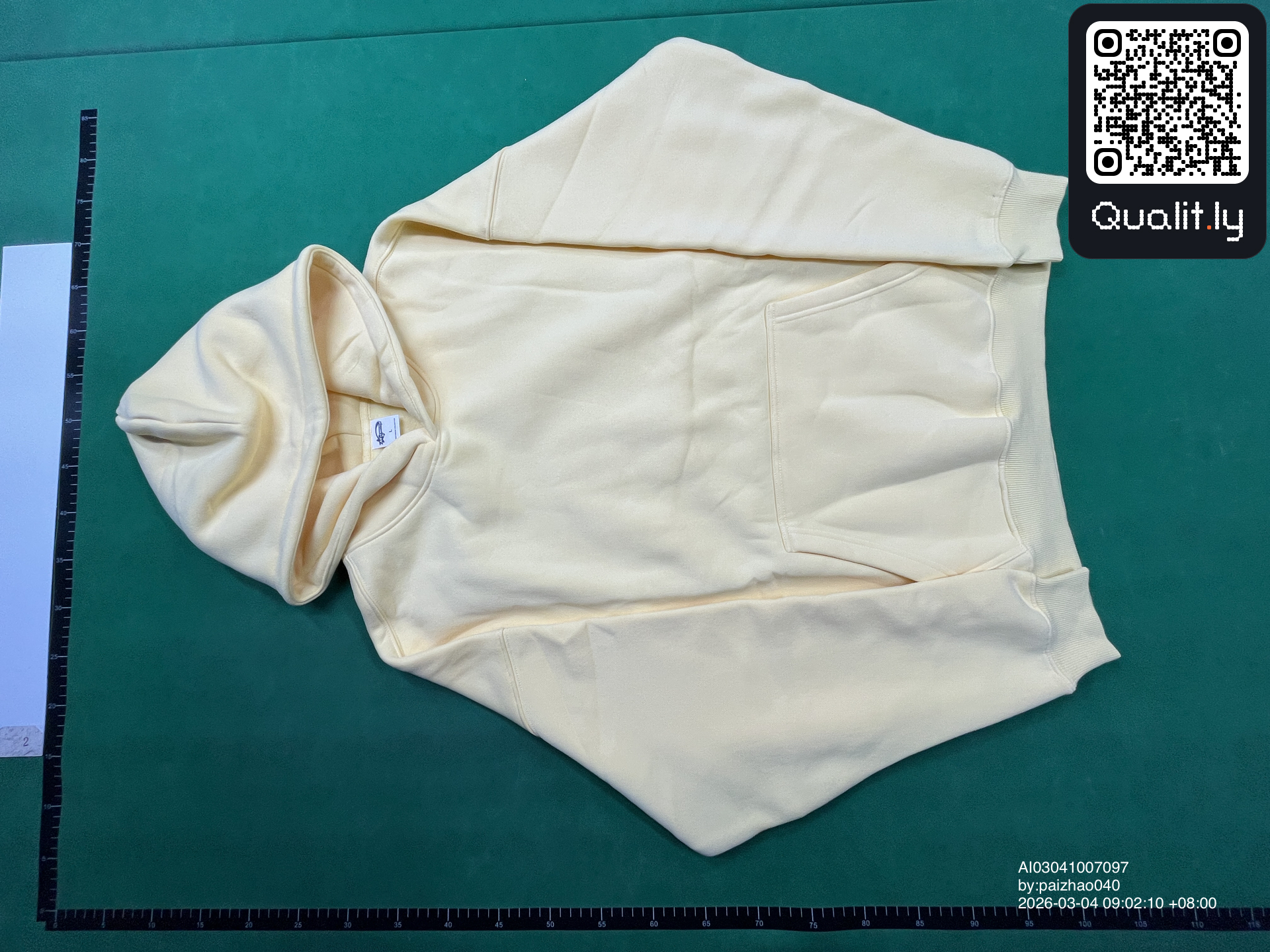 Hoodie QC photo 2 of 38