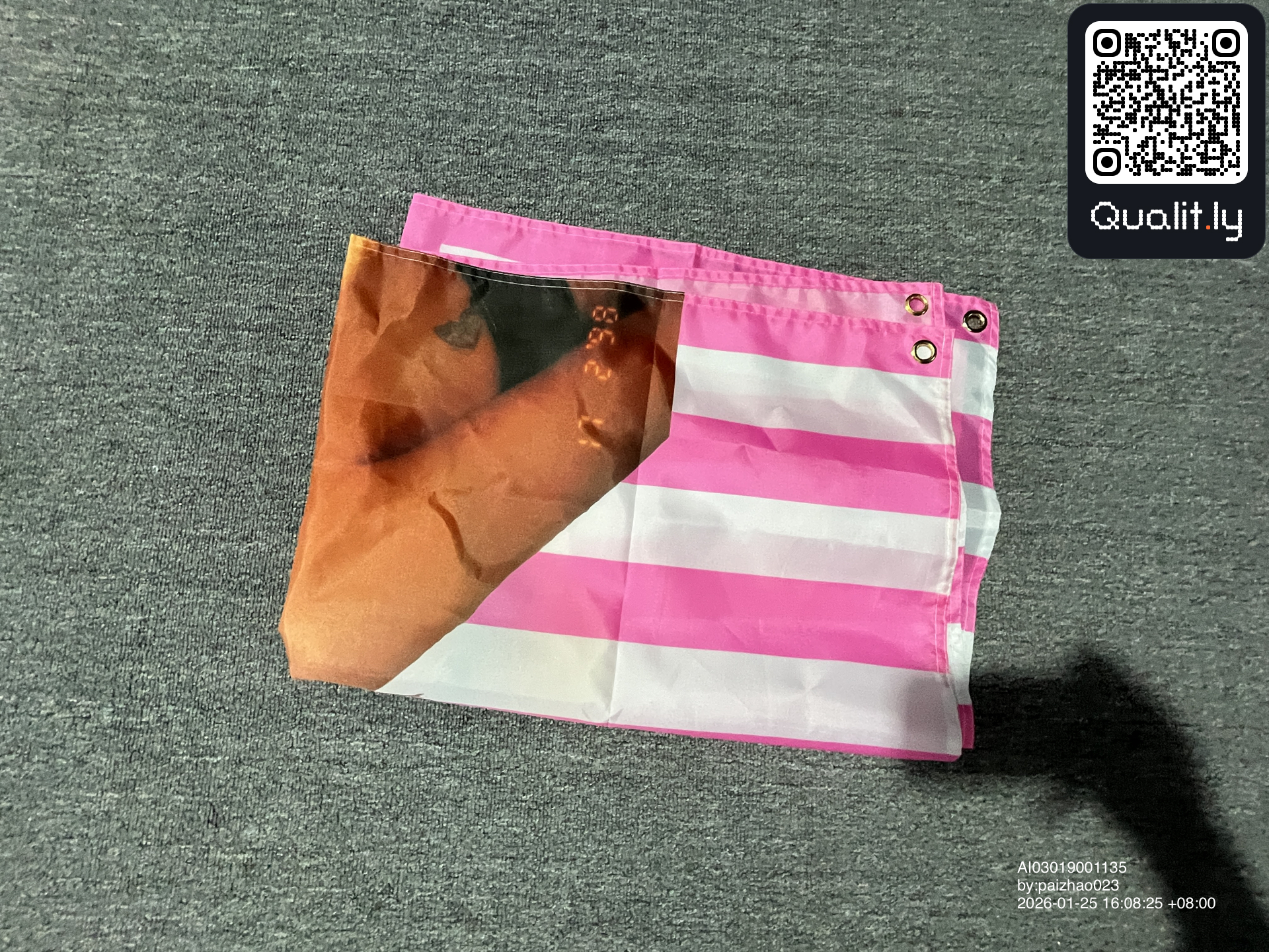 Foto QC 1 di 3
