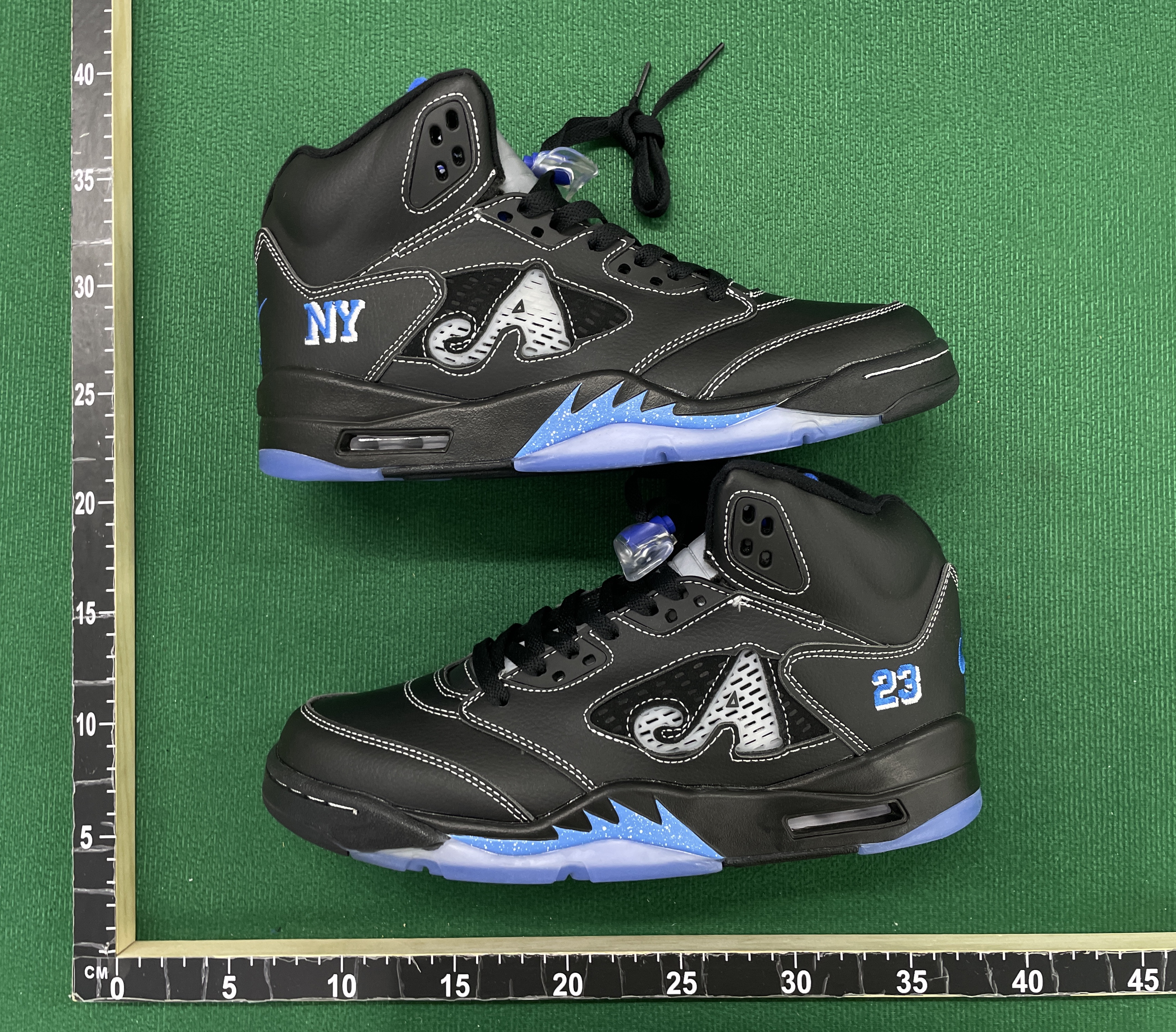 Sneakers QC photo 3 of 26