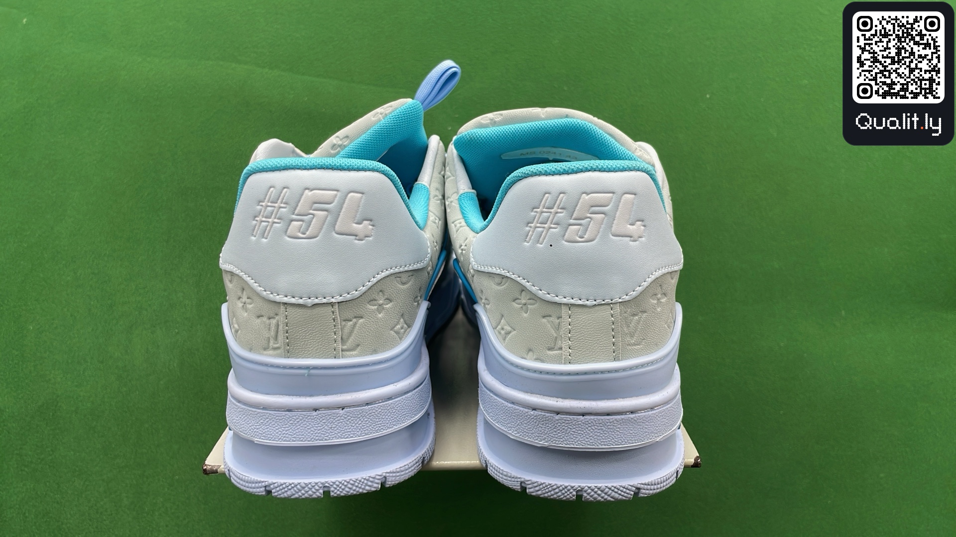 Sneaker — QC-Foto 3 von 18