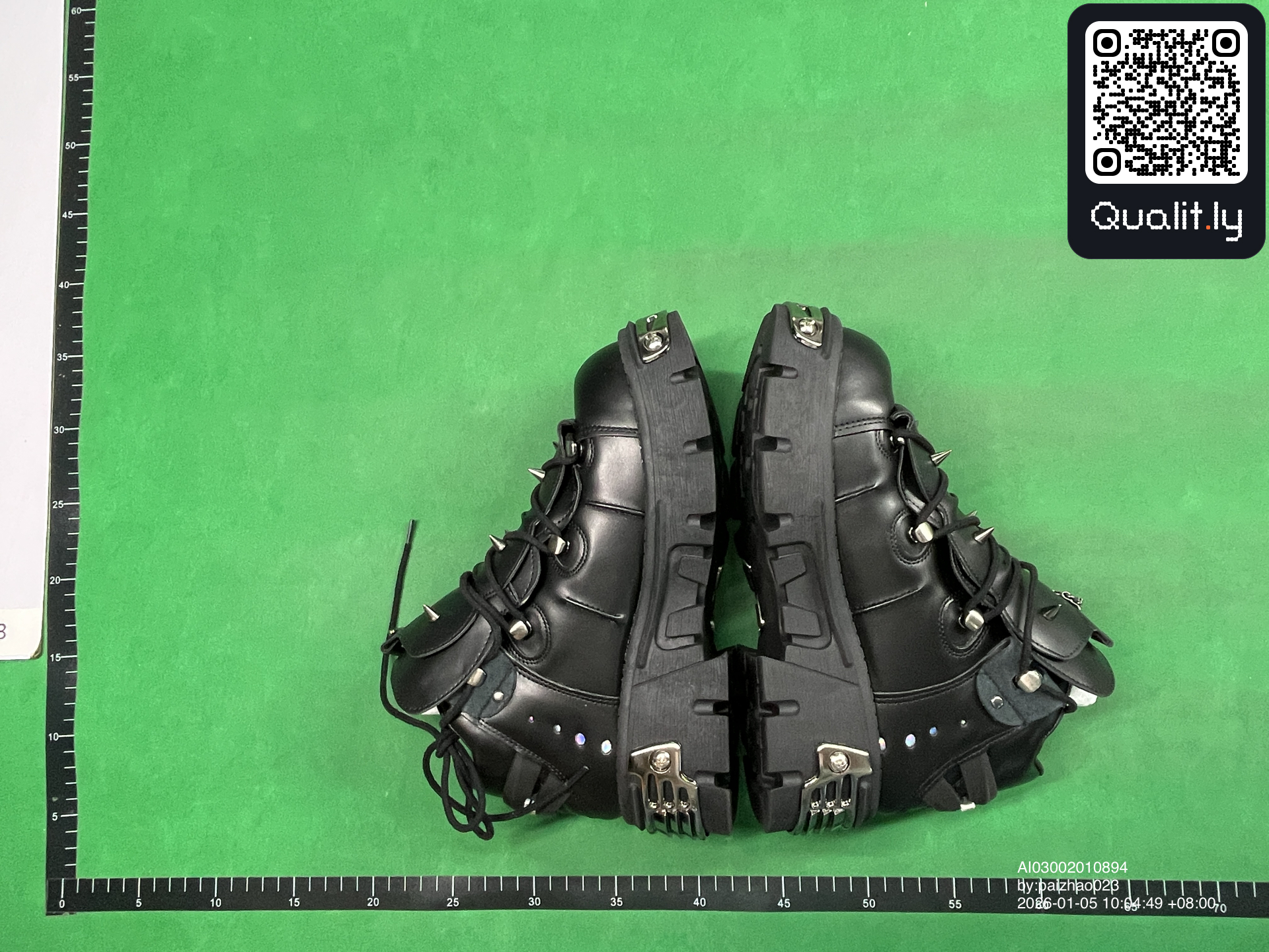 Sneakers — QC-foto 3 av 6