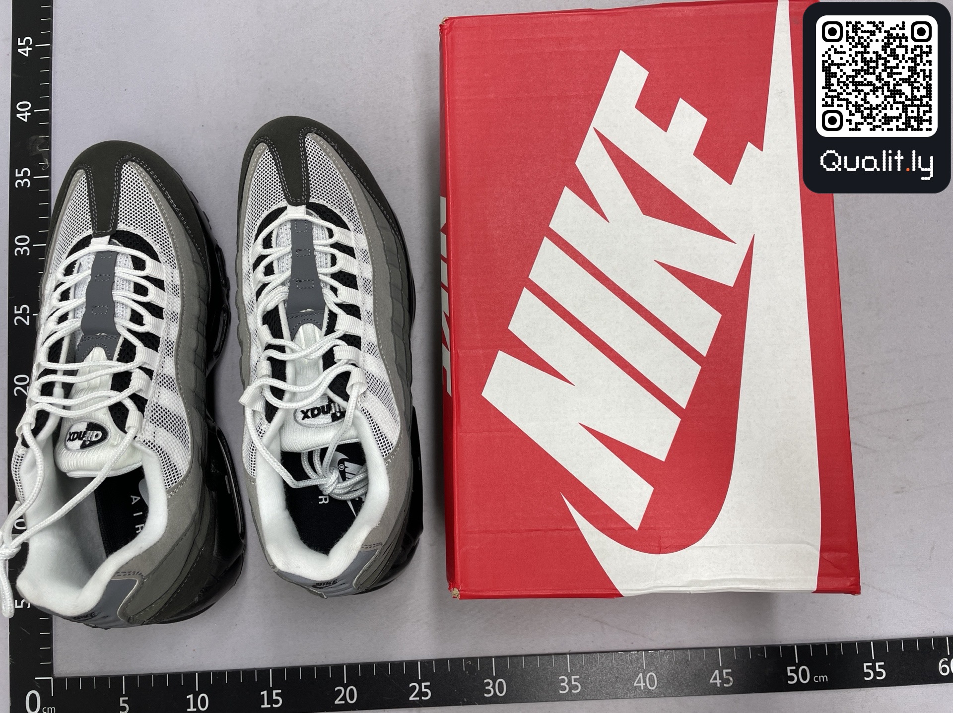 Sneaker — QC-Foto 1 von 29