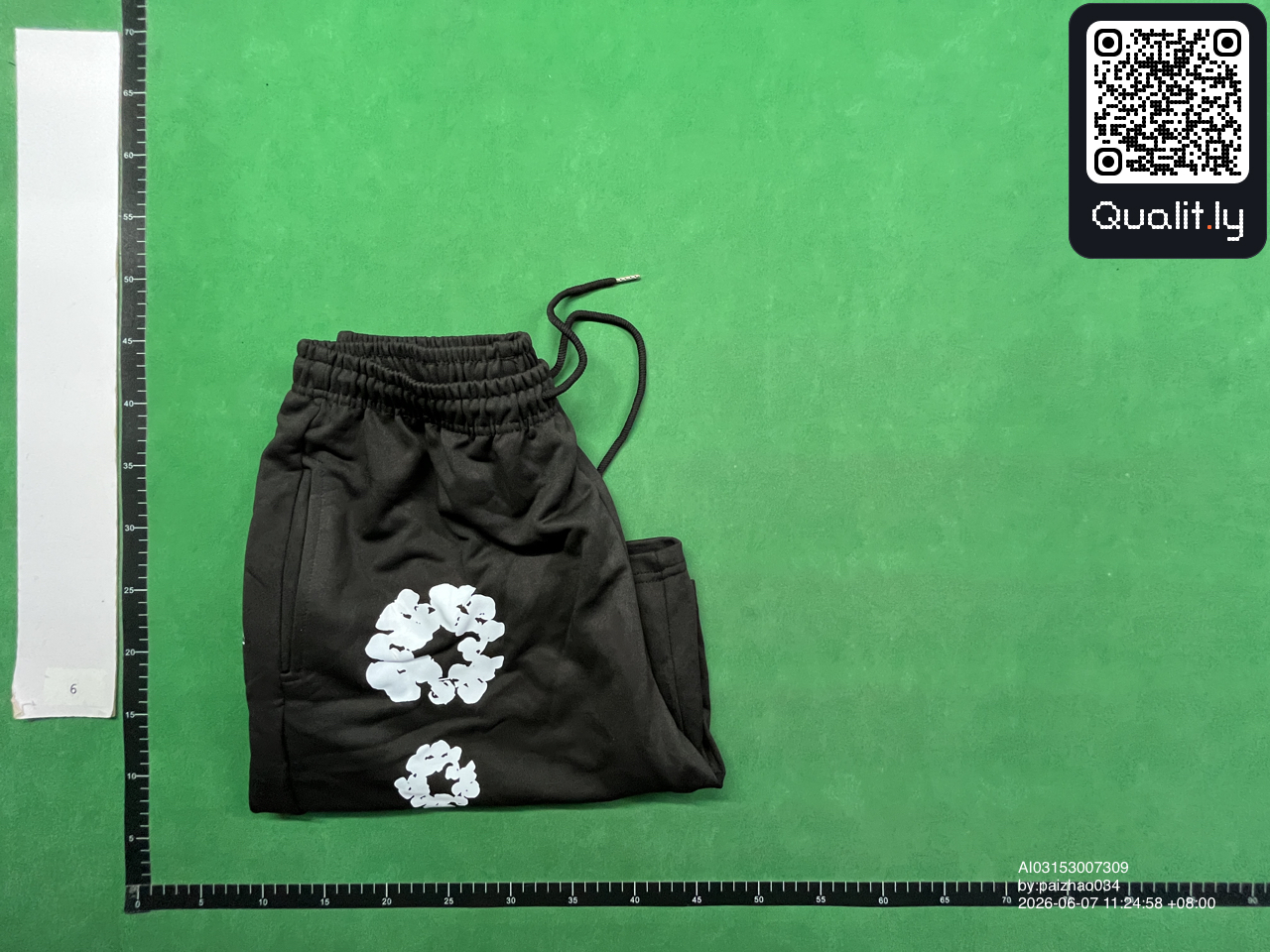 Shorts QC photo 1 of 10