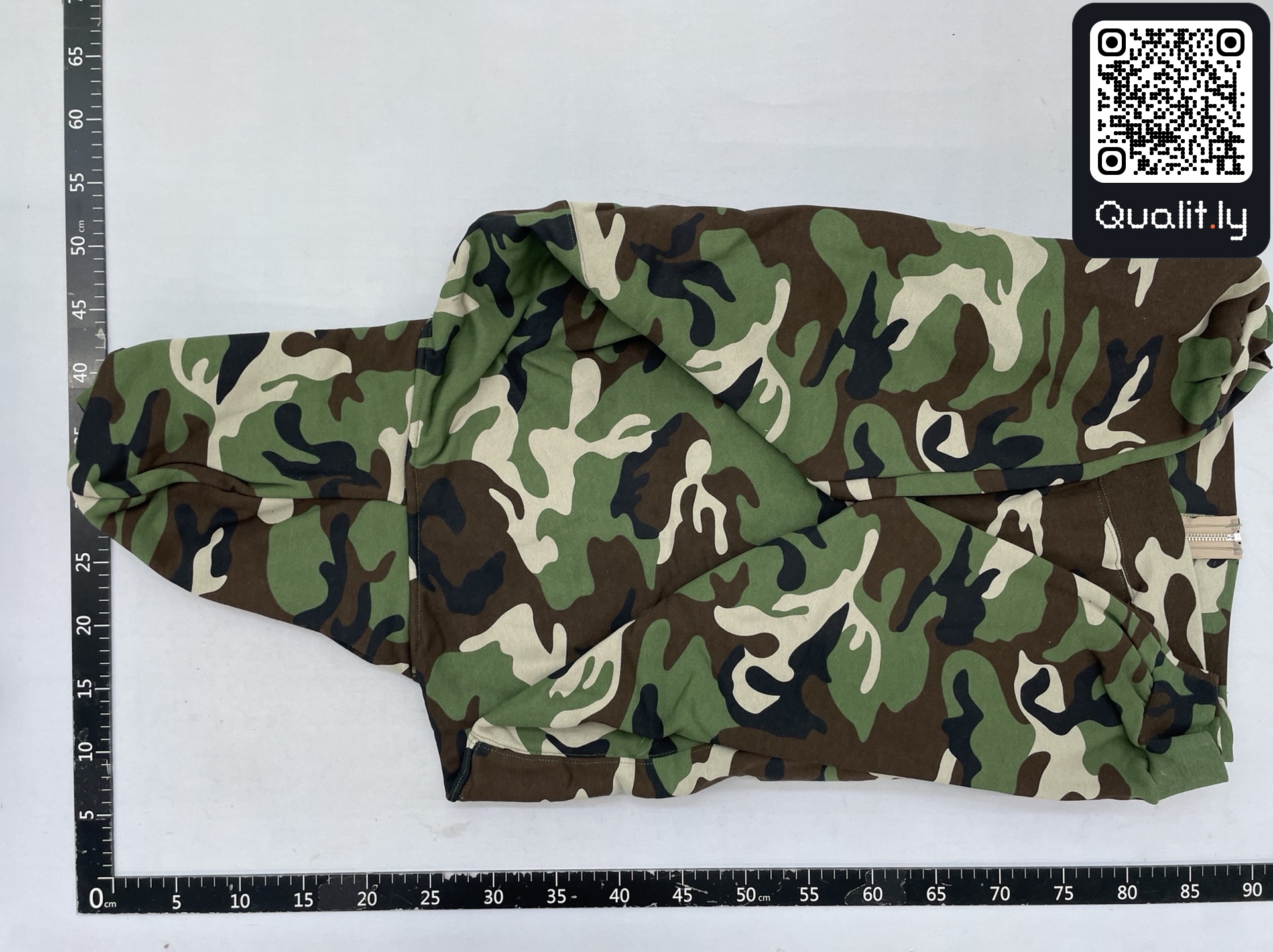 Hoodie QC photo 3 of 100