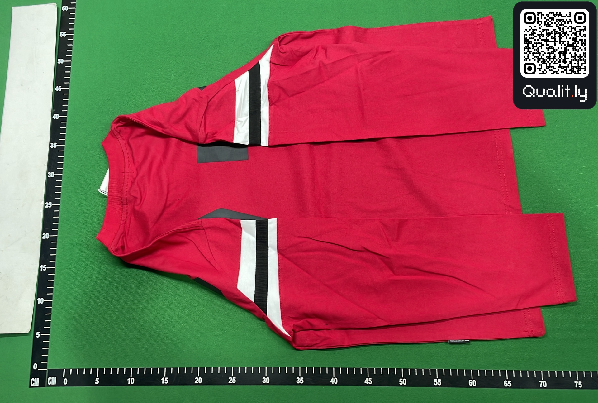 Camiseta — foto QC 3 de 12