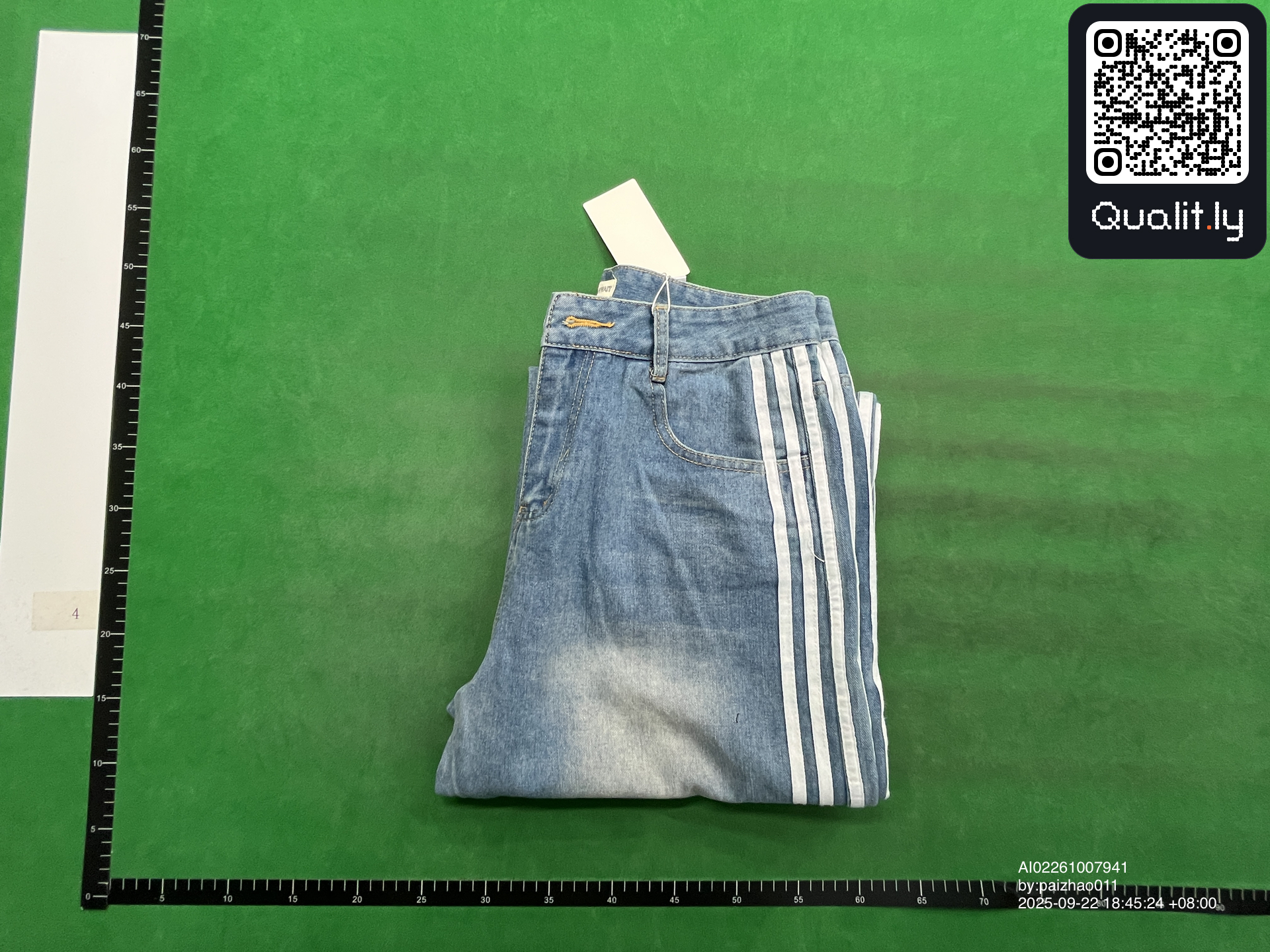 Jeans — QC-Foto 1 von 14