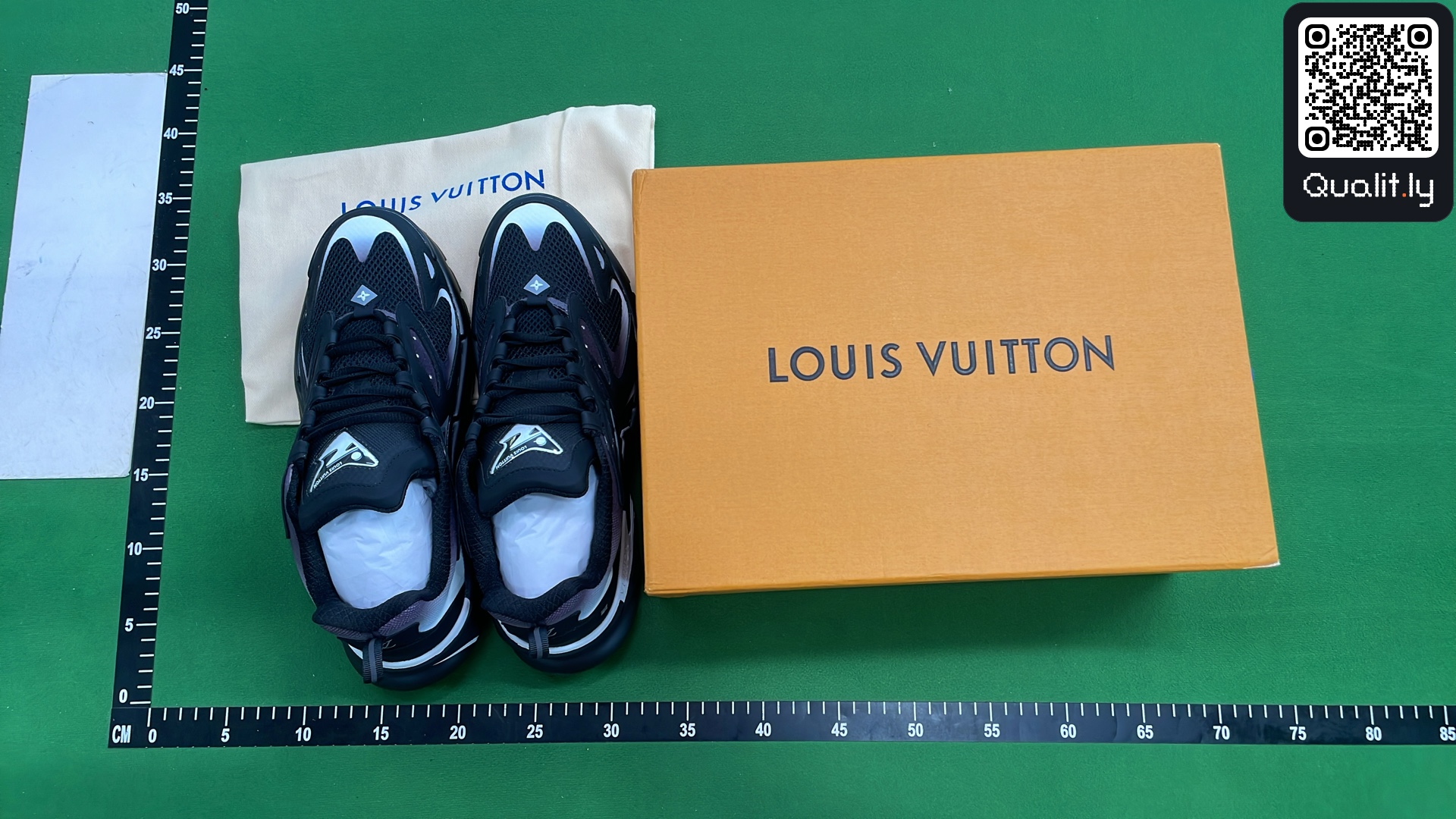 Sneakers — QC-foto 1 av 168