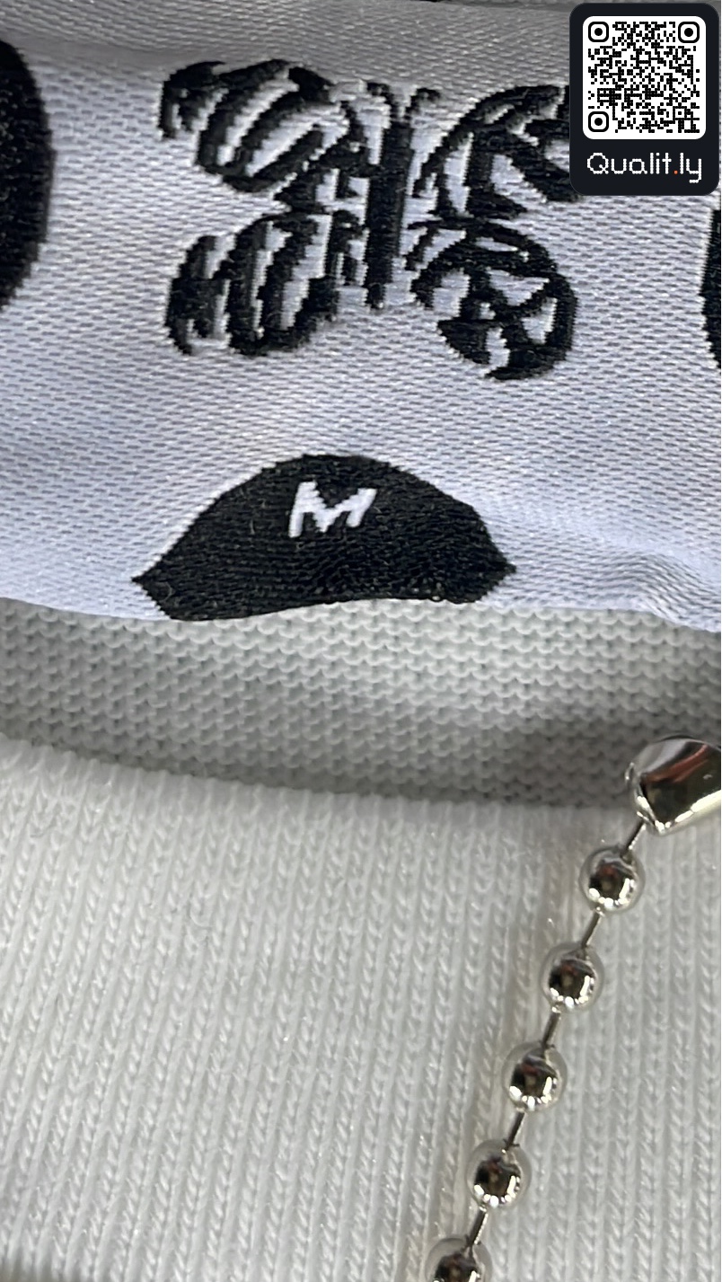 Hoodie — QC-Foto 1 von 4