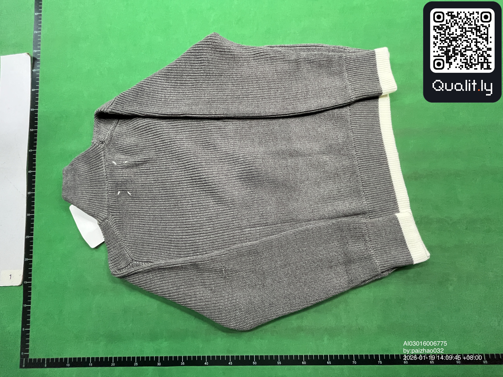 毛衣 QC 照片 2 / 8