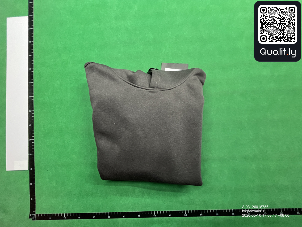 Hoodie — QC-foto 1 av 4