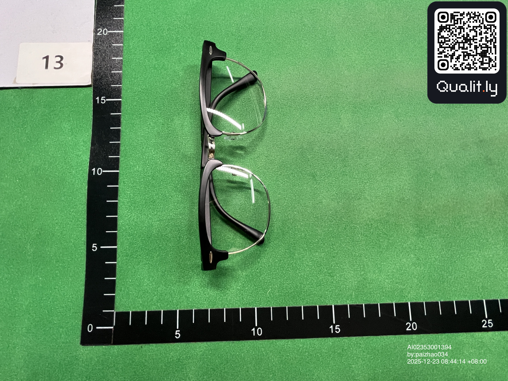 Sunglasses QC photo 1 of 23