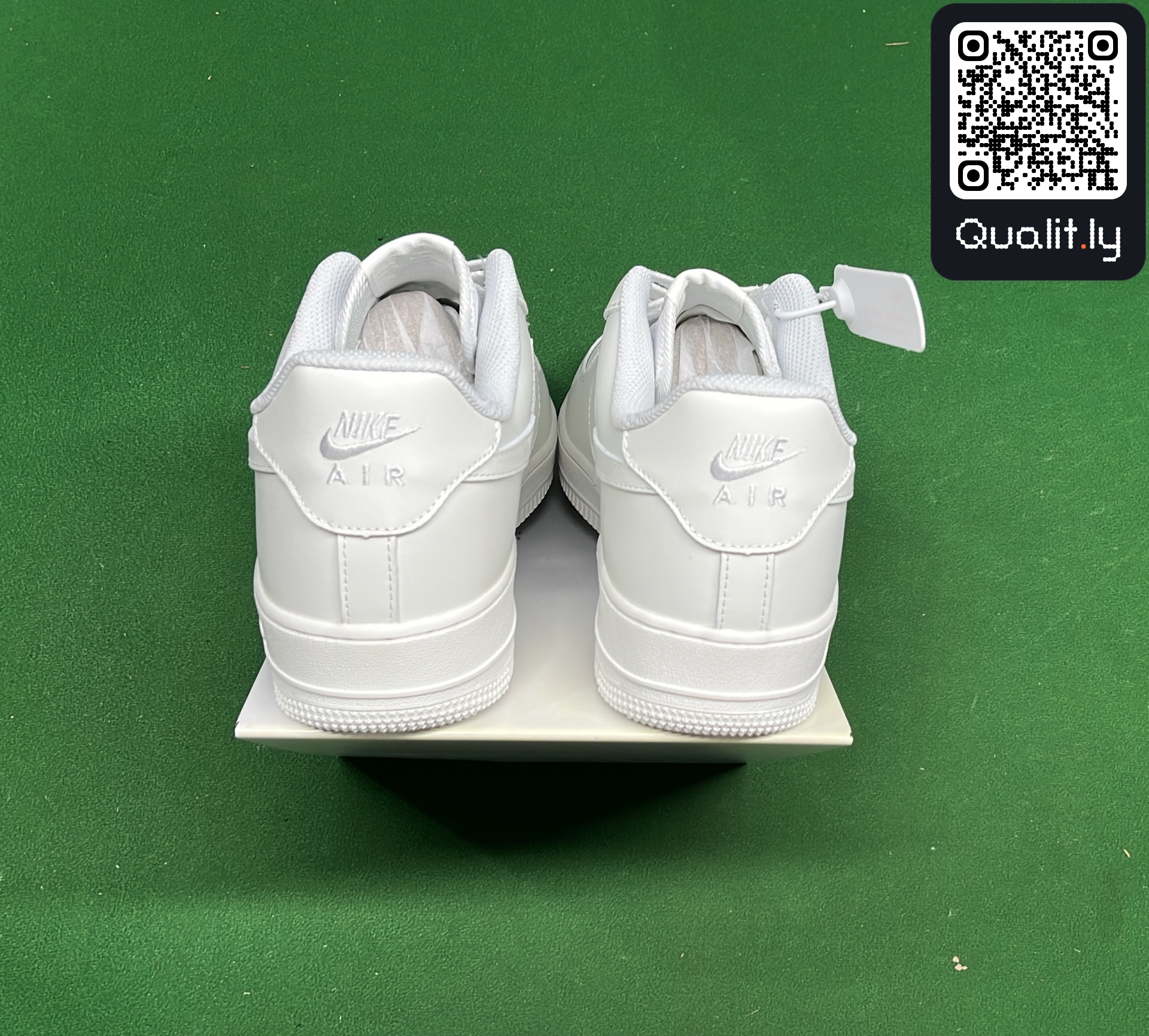 Sneakers QC photo 3 of 184
