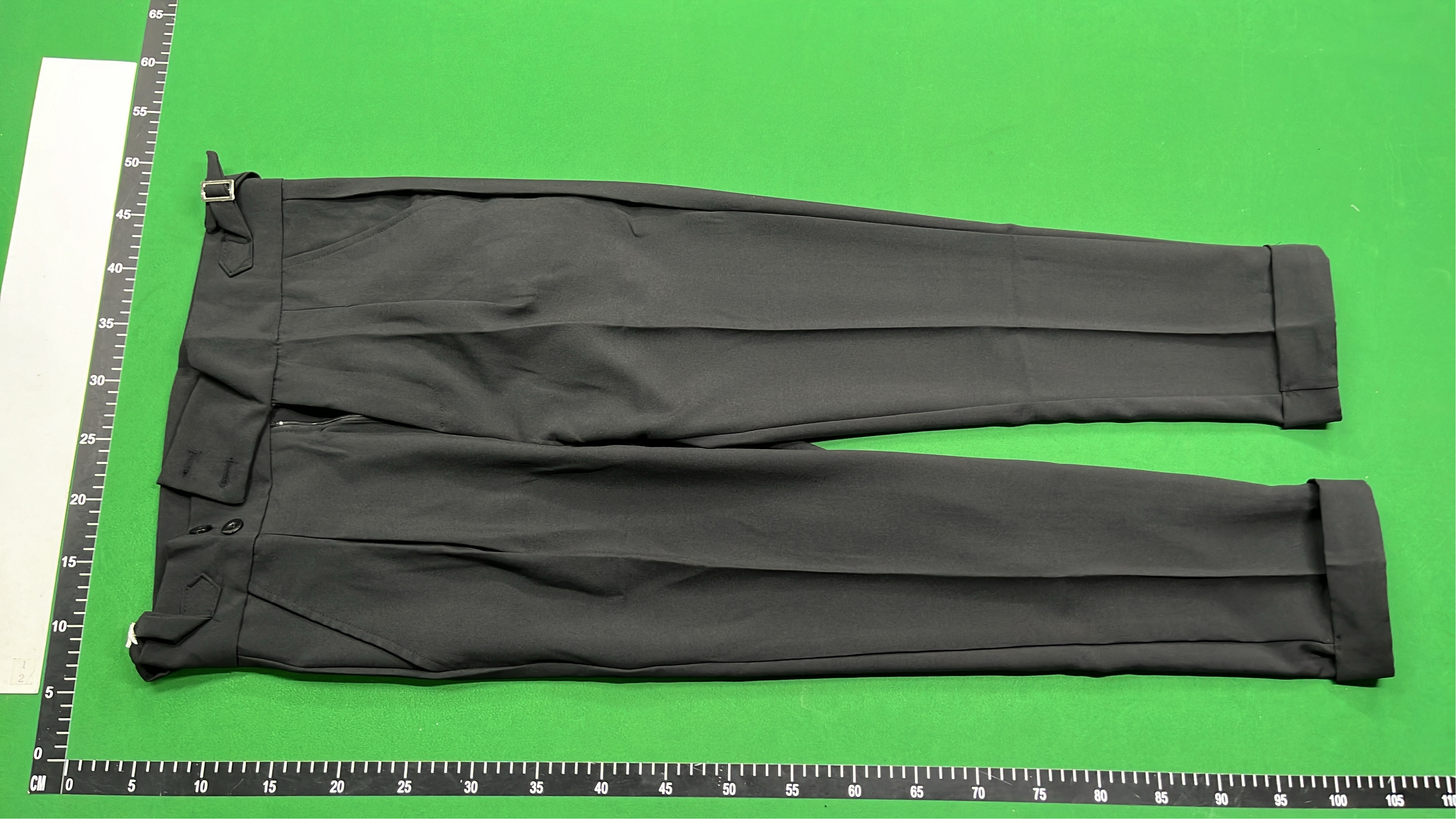 Pantaloni — foto QC 2 di 12