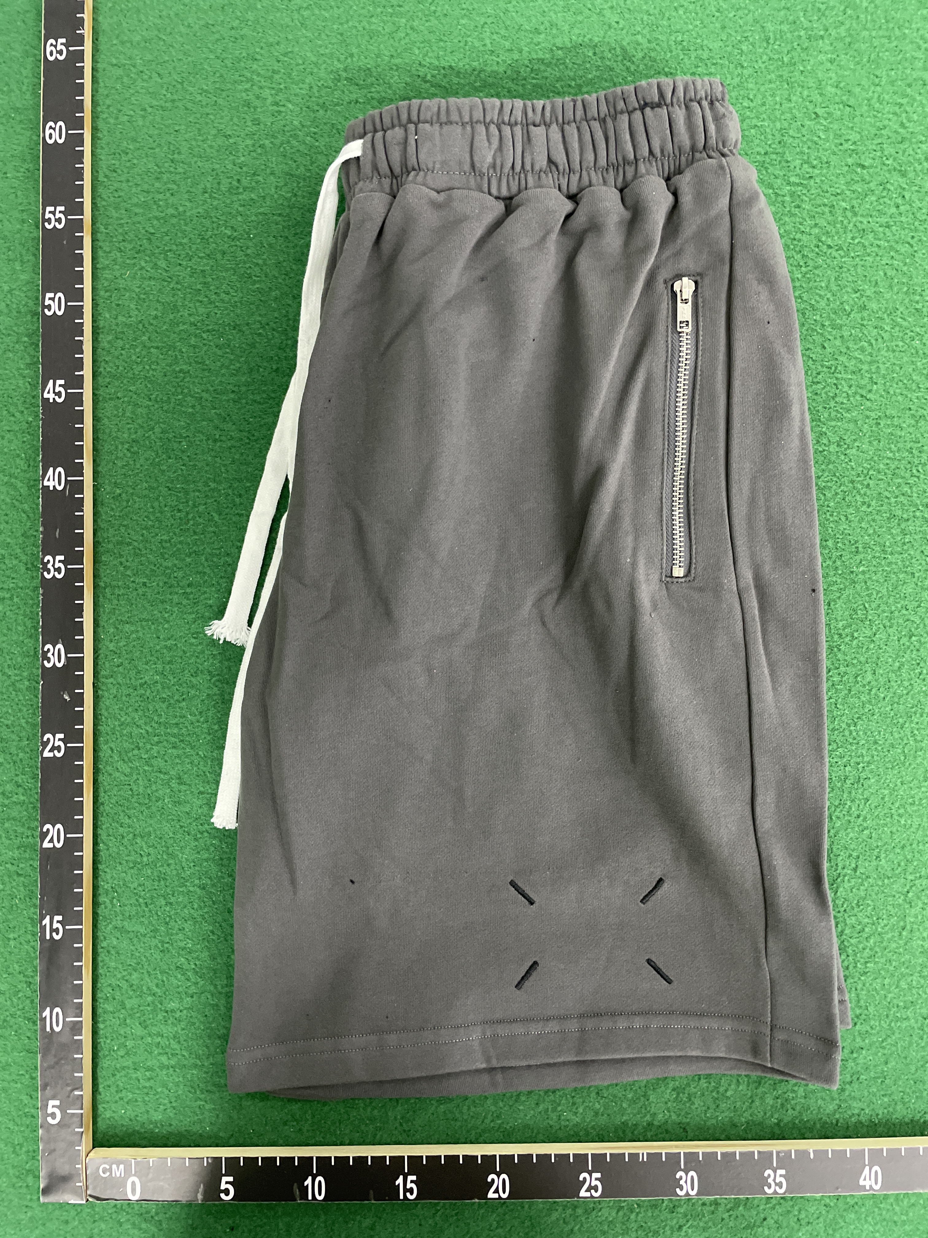 Shorts QC photo 1 of 16