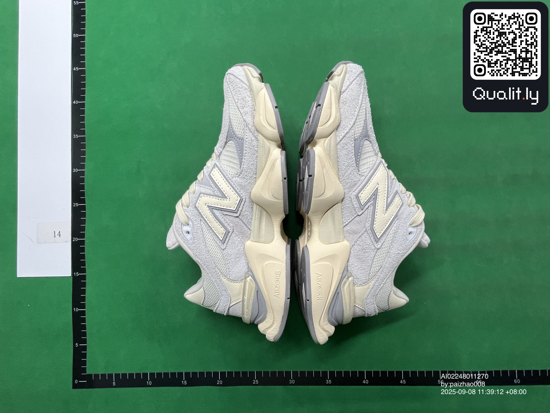 Foto QC 2 di 16