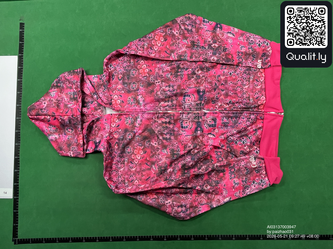 Hoodie — QC-foto 3 van 16