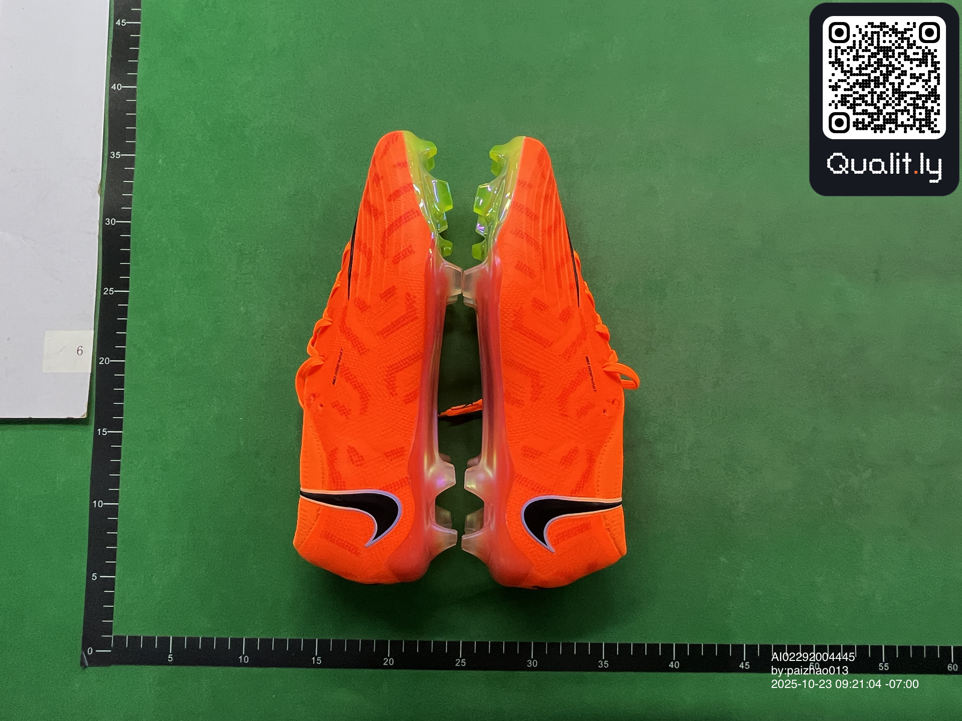 Sneakers QC photo 1 of 10