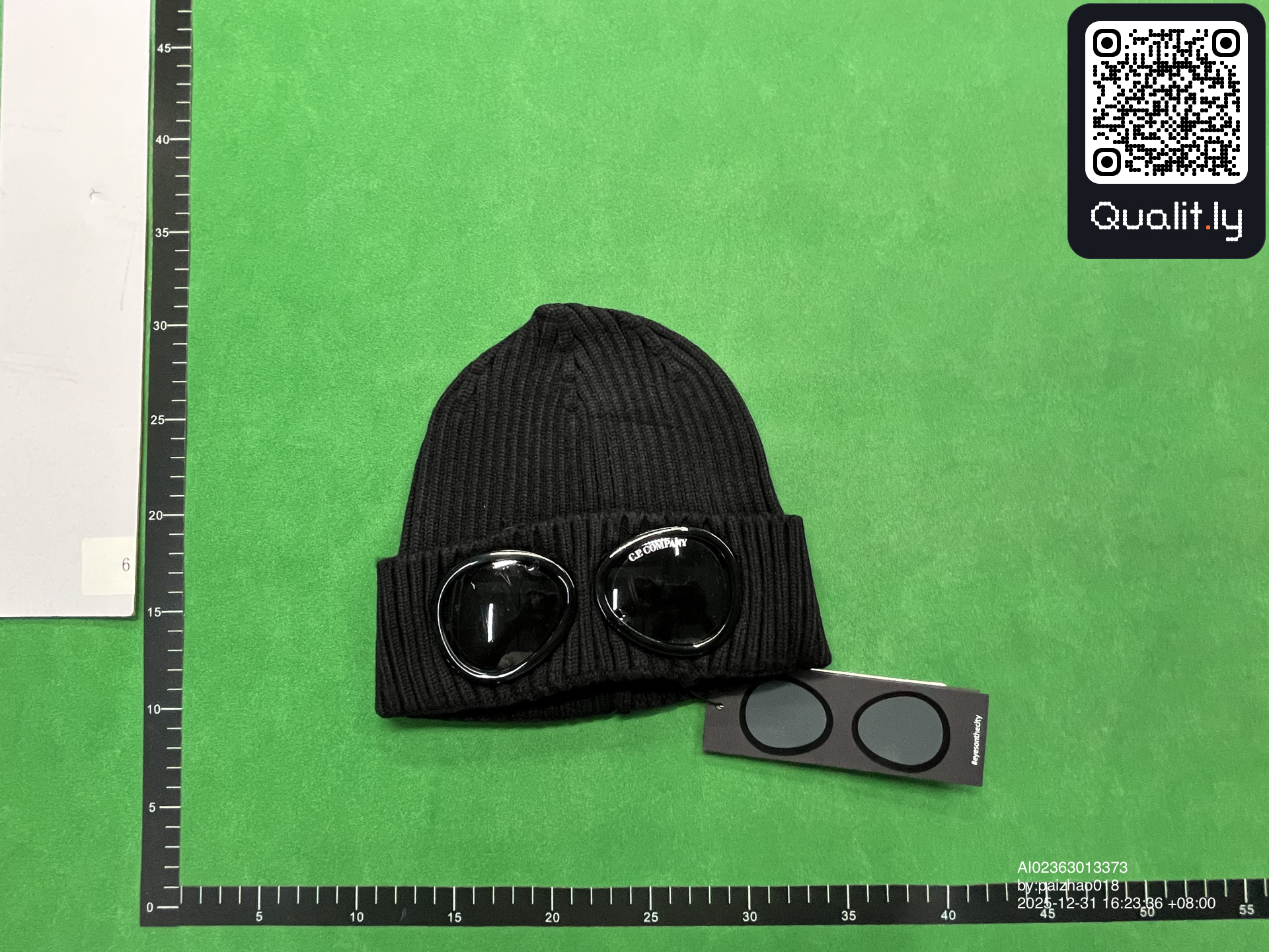 Casquette — photo QC 3 sur 3