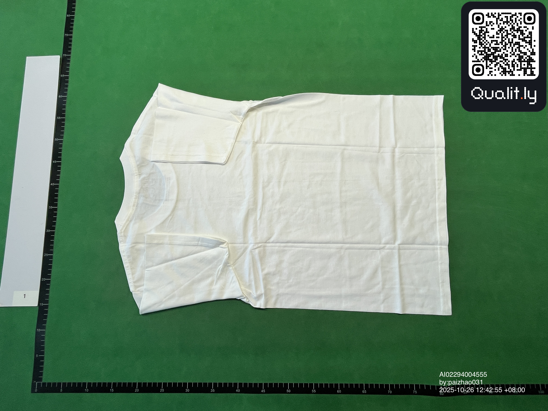 T-shirt — foto QC 2 di 4