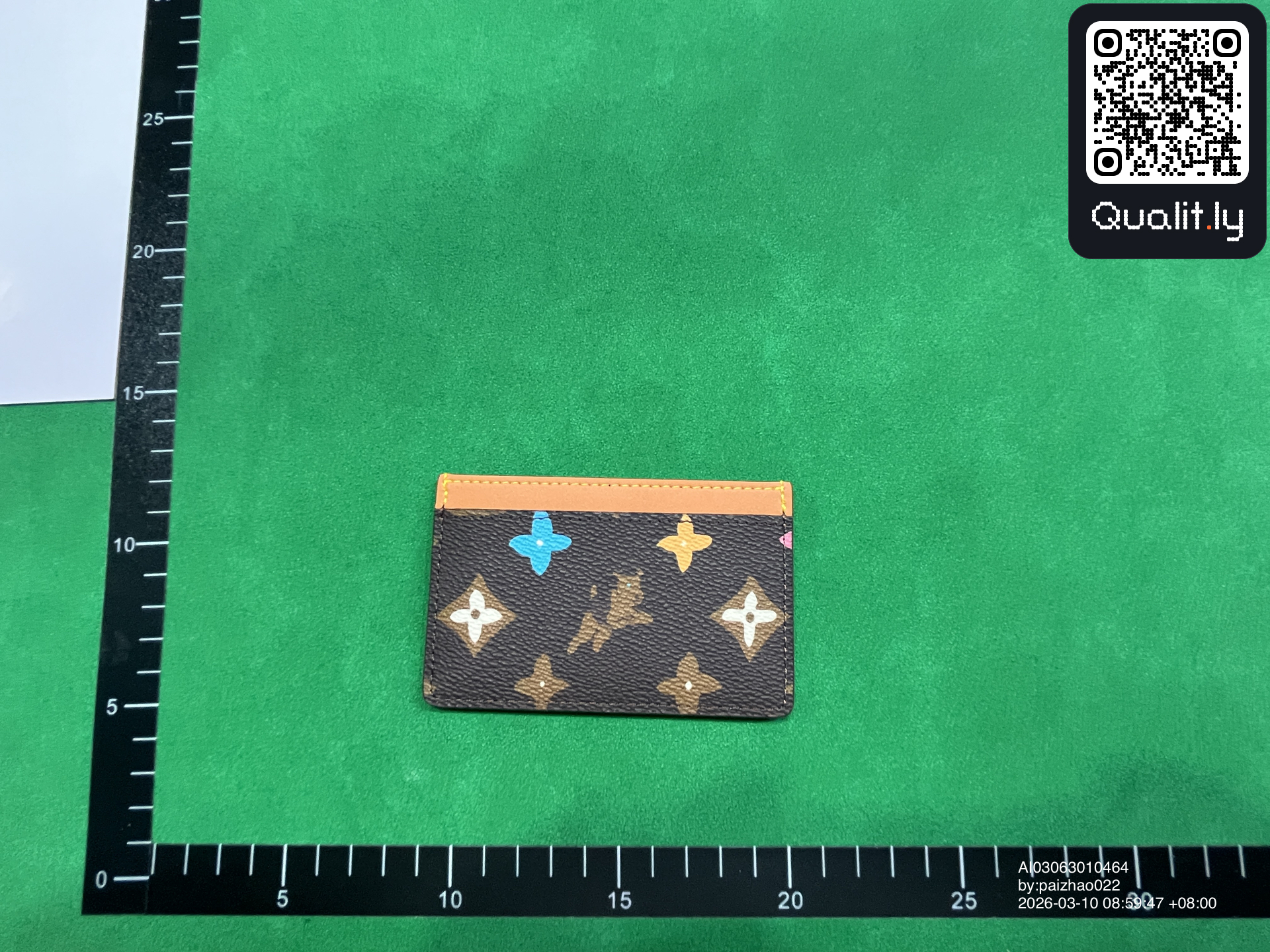 钱包 QC 照片 3 / 33