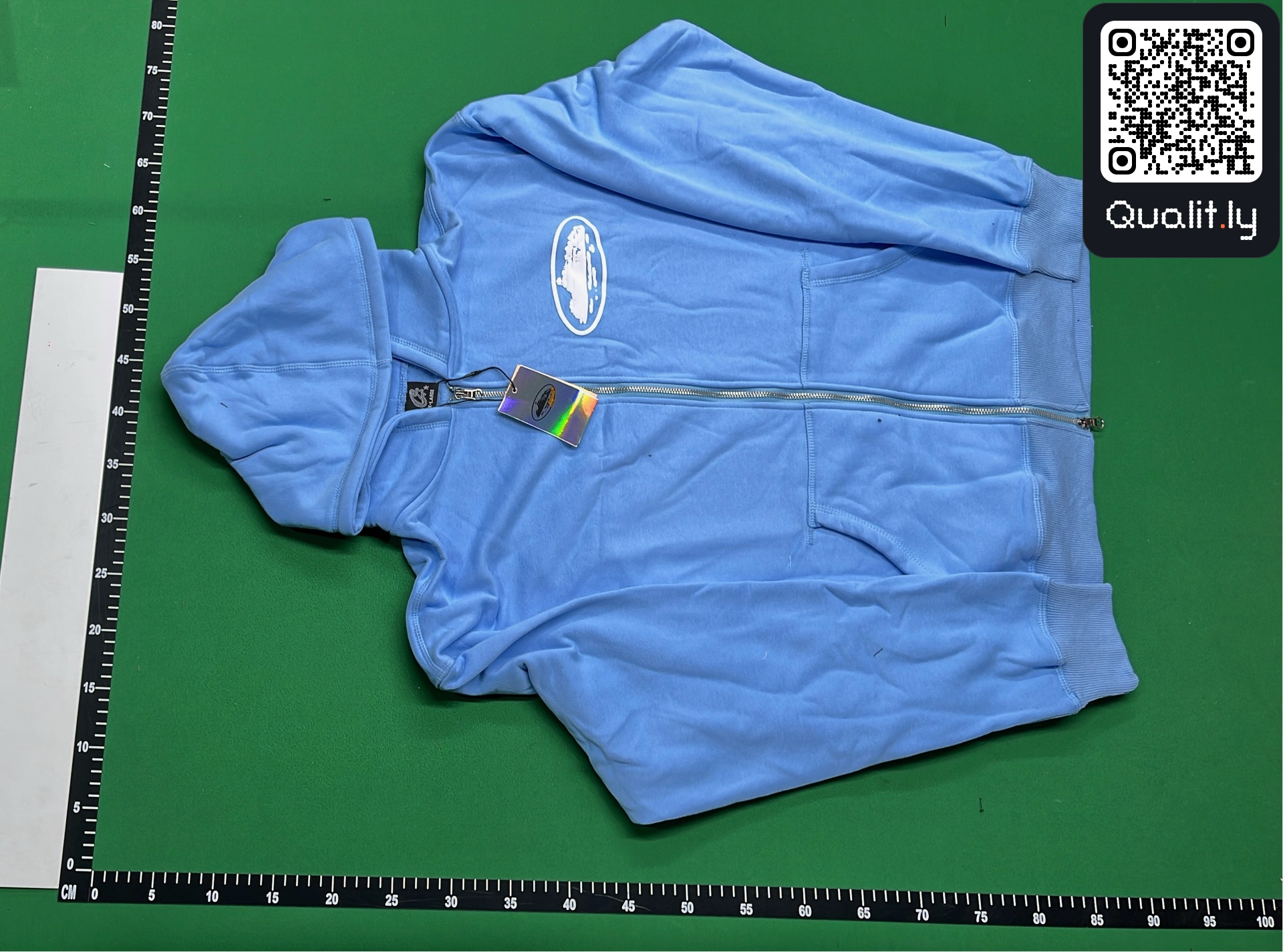 Hoodie QC photo 2 of 12