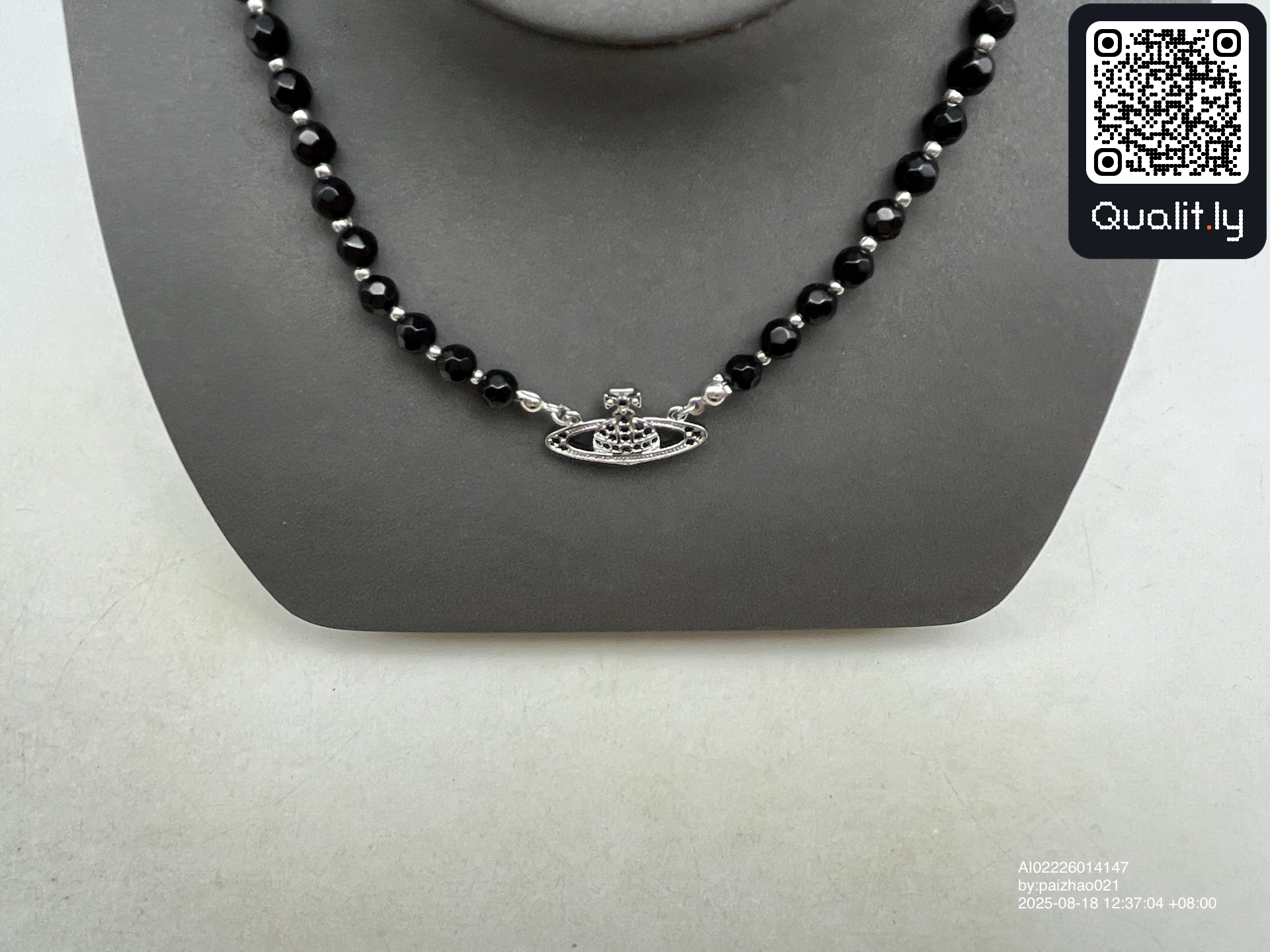 Schmuck — QC-Foto 2 von 3