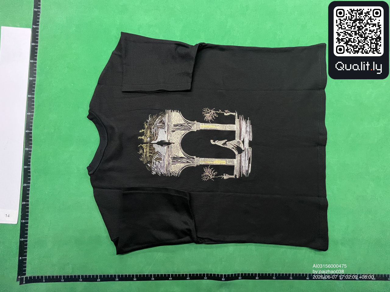 T-shirt — photo QC 2 sur 4