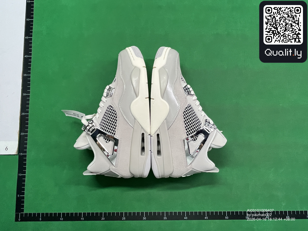 Sneakers QC photo 2 of 42