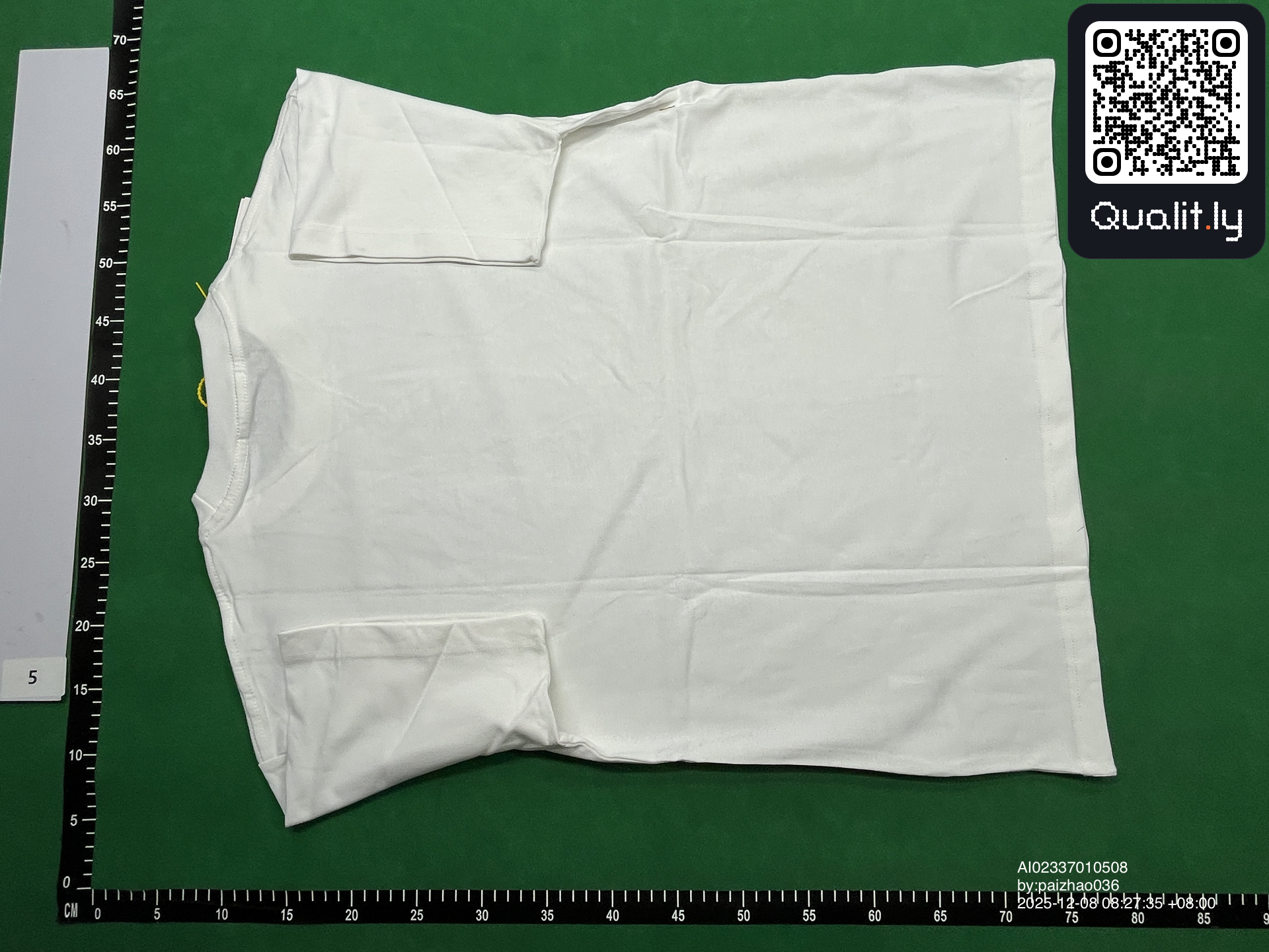 Camiseta — foto QC 2 de 4