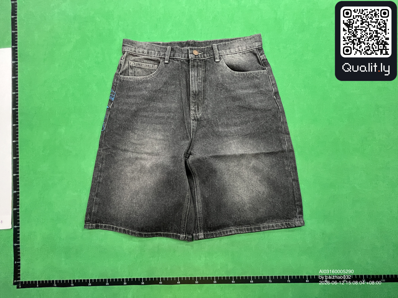 短裤 QC 照片 1 / 22