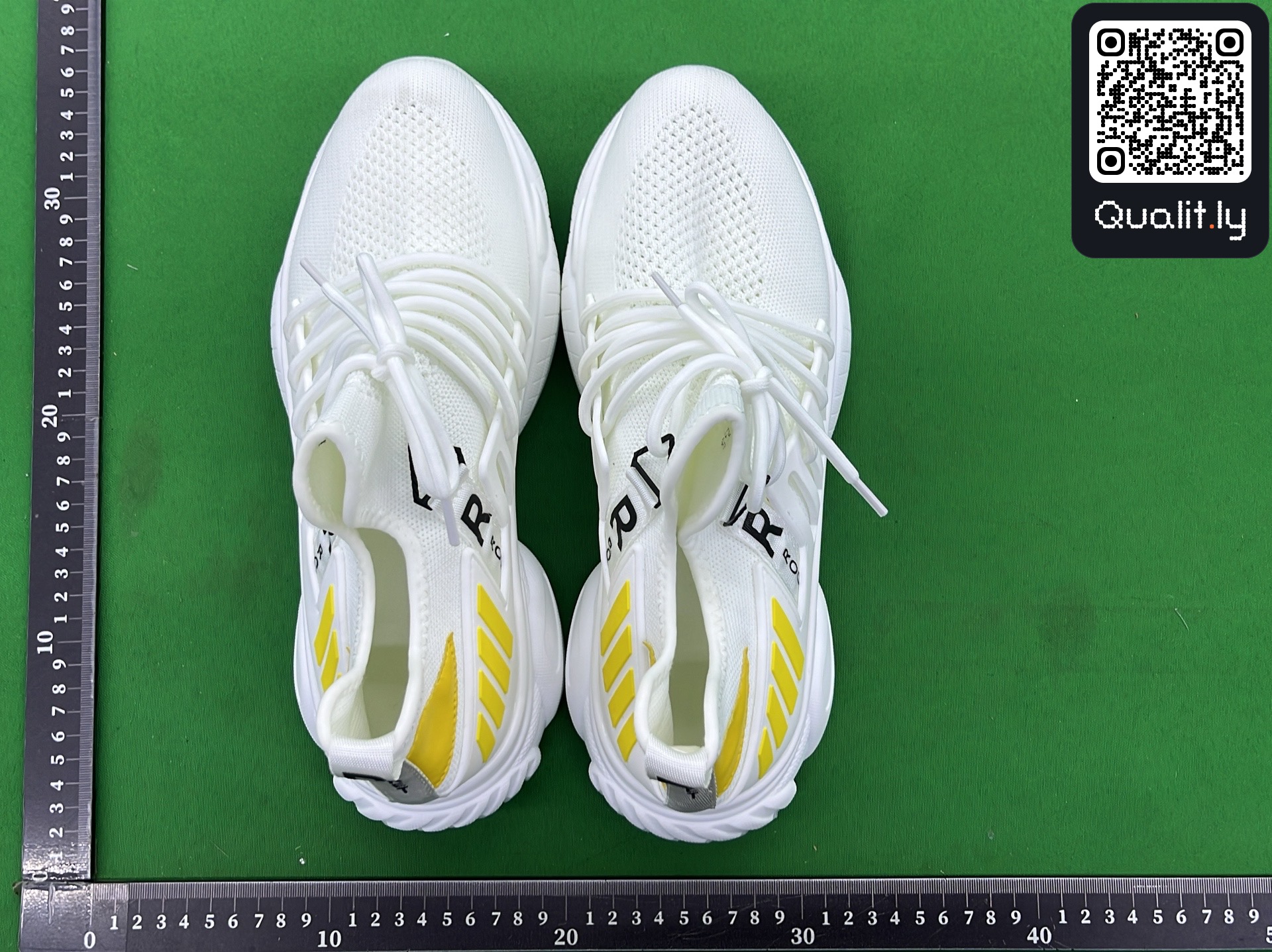 Sneakers QC photo 1 of 6
