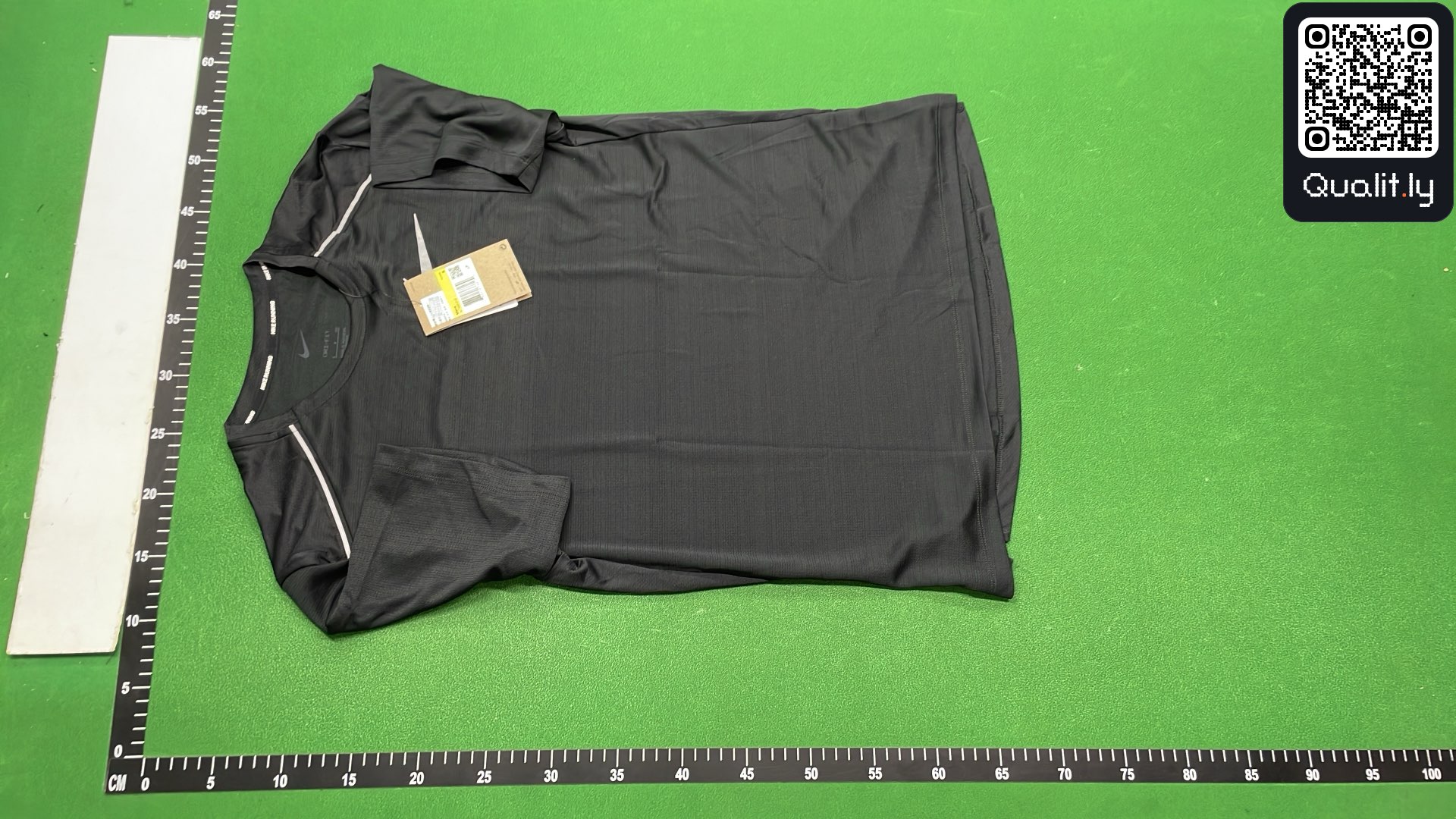 Camiseta — foto QC 2 de 12
