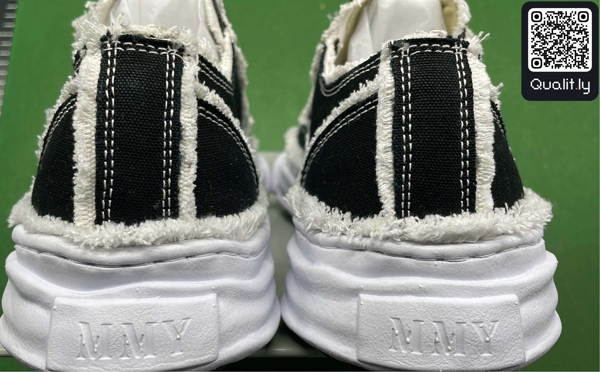 Sneakers QC photo 3 of 241