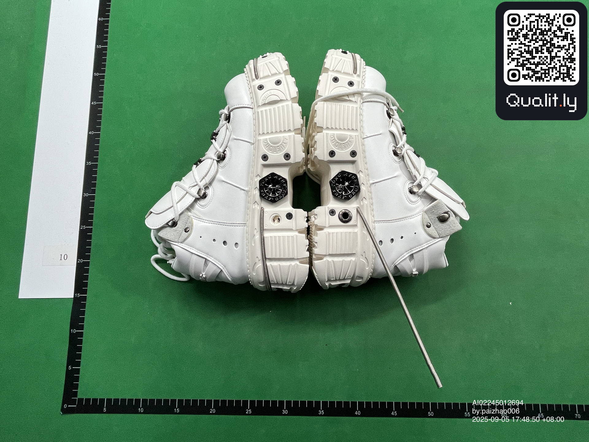 球鞋 QC 照片 2 / 6