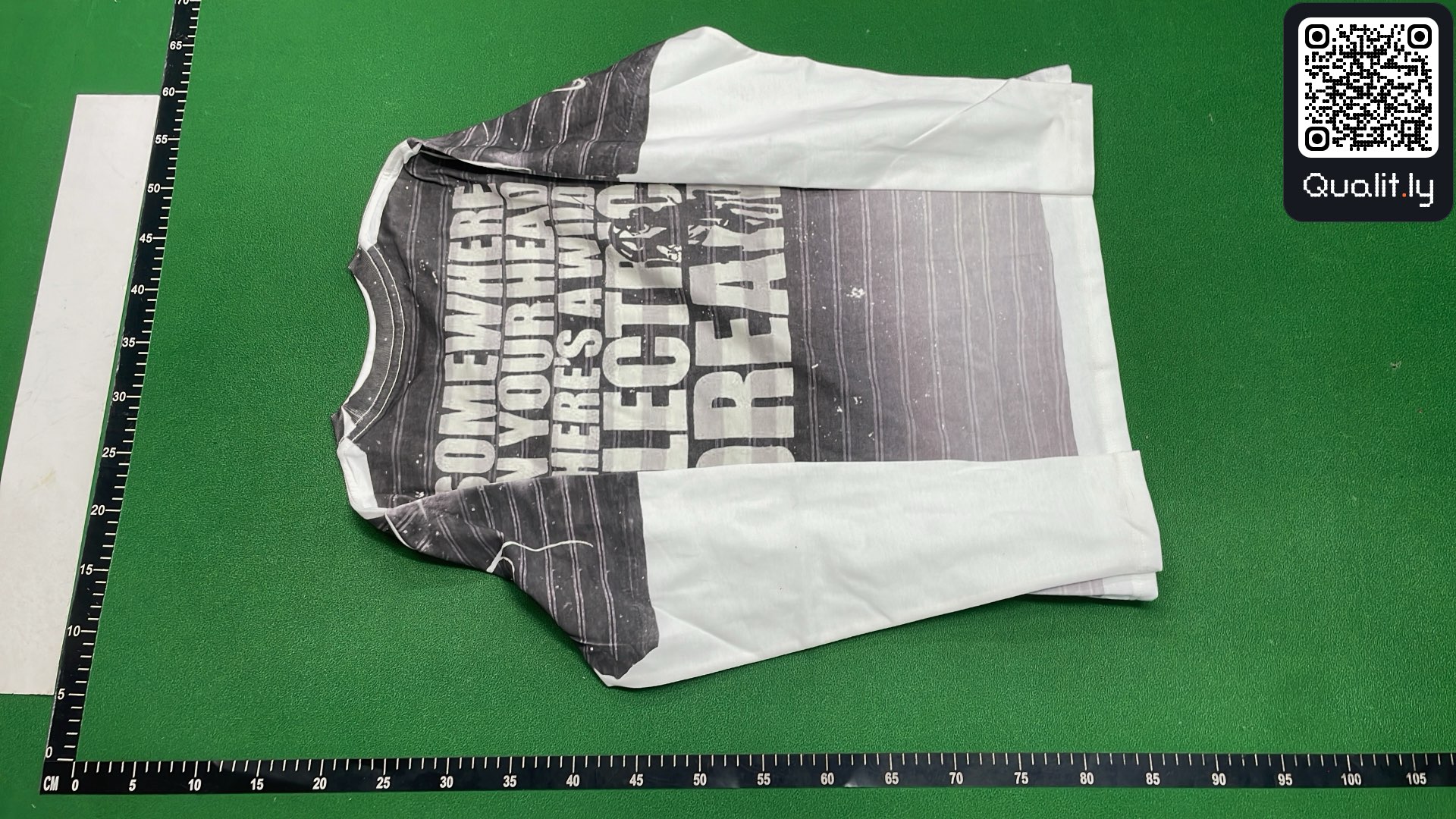 T-shirt — photo QC 3 sur 8