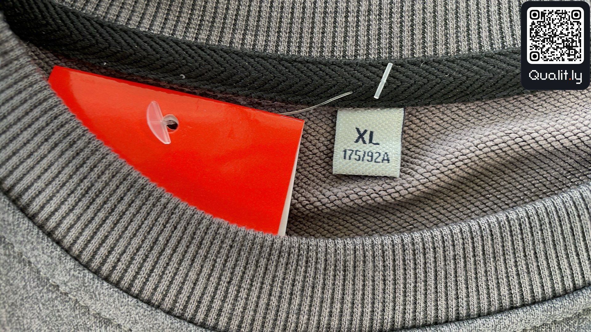 Sweatshirt — QC-foto 1 av 12
