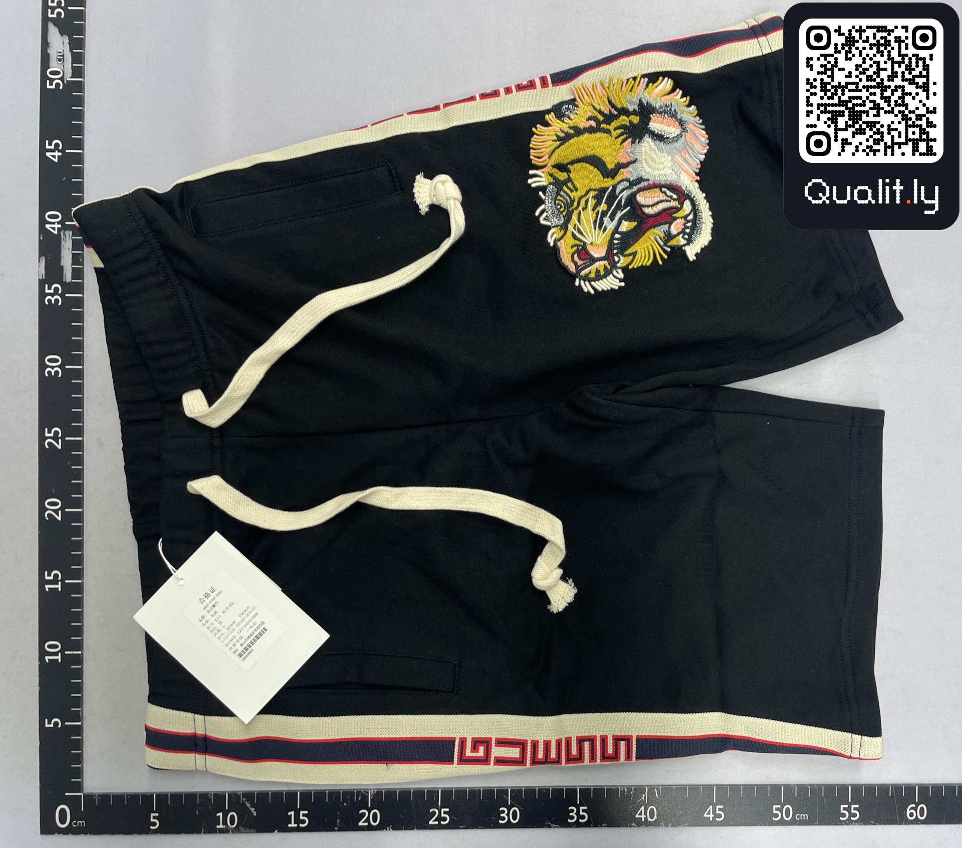 Pantalón corto — foto QC 3 de 4