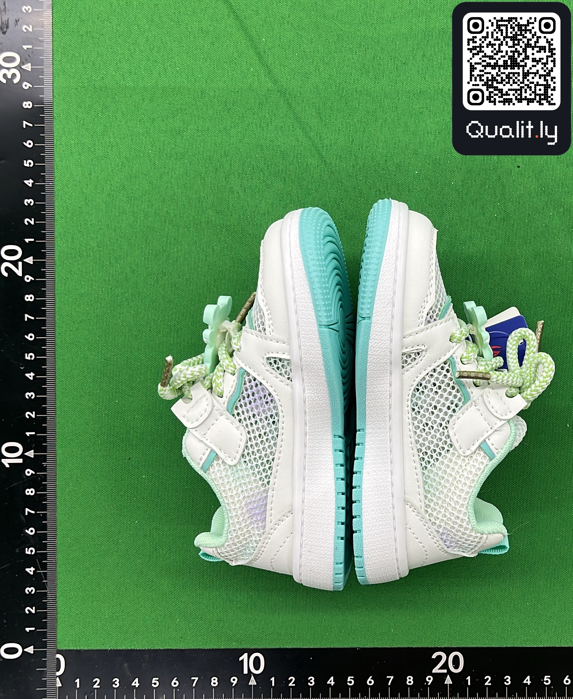 Sneaker — QC-Foto 2 von 6