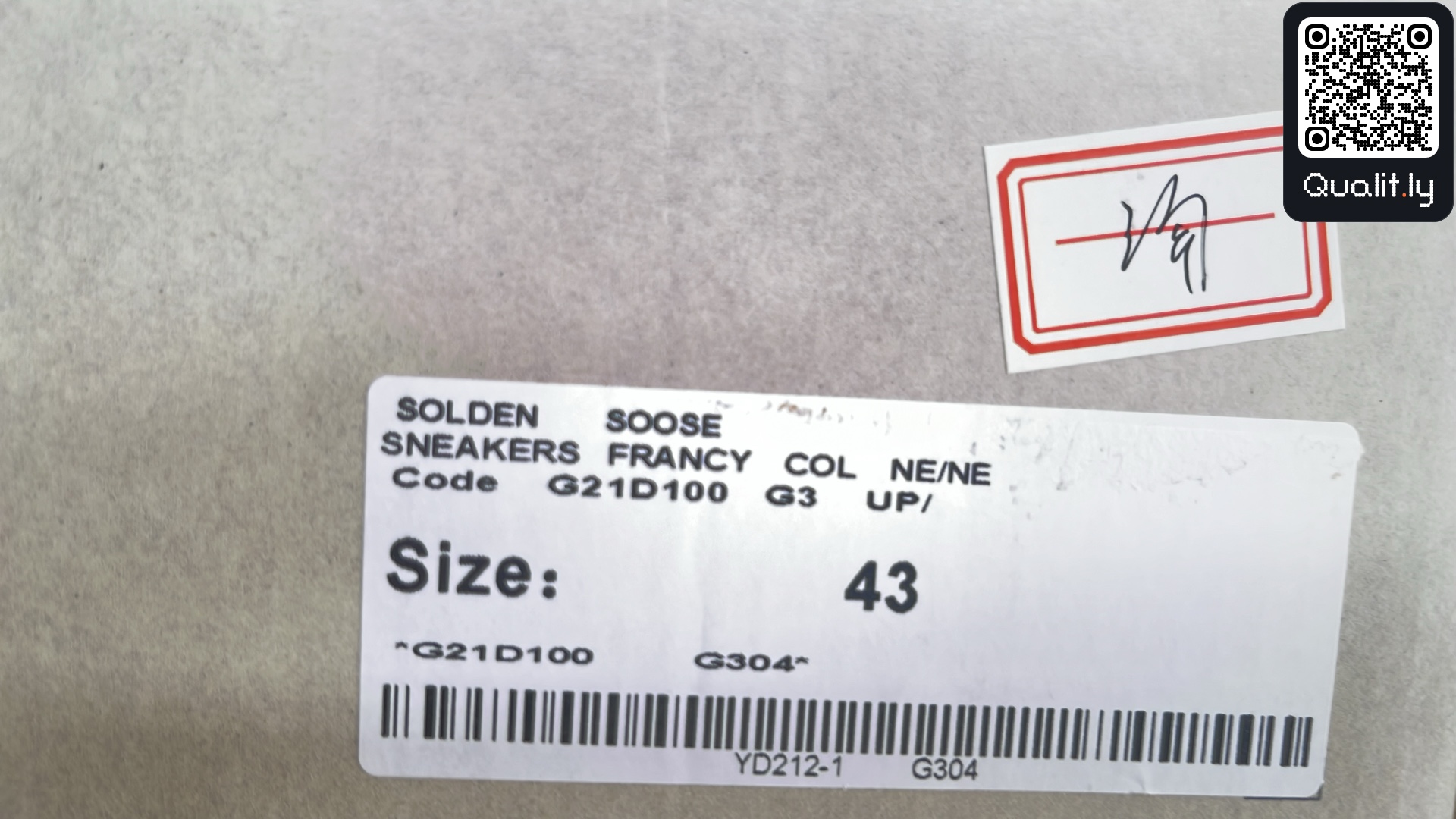 Sneakers QC photo 2 of 12