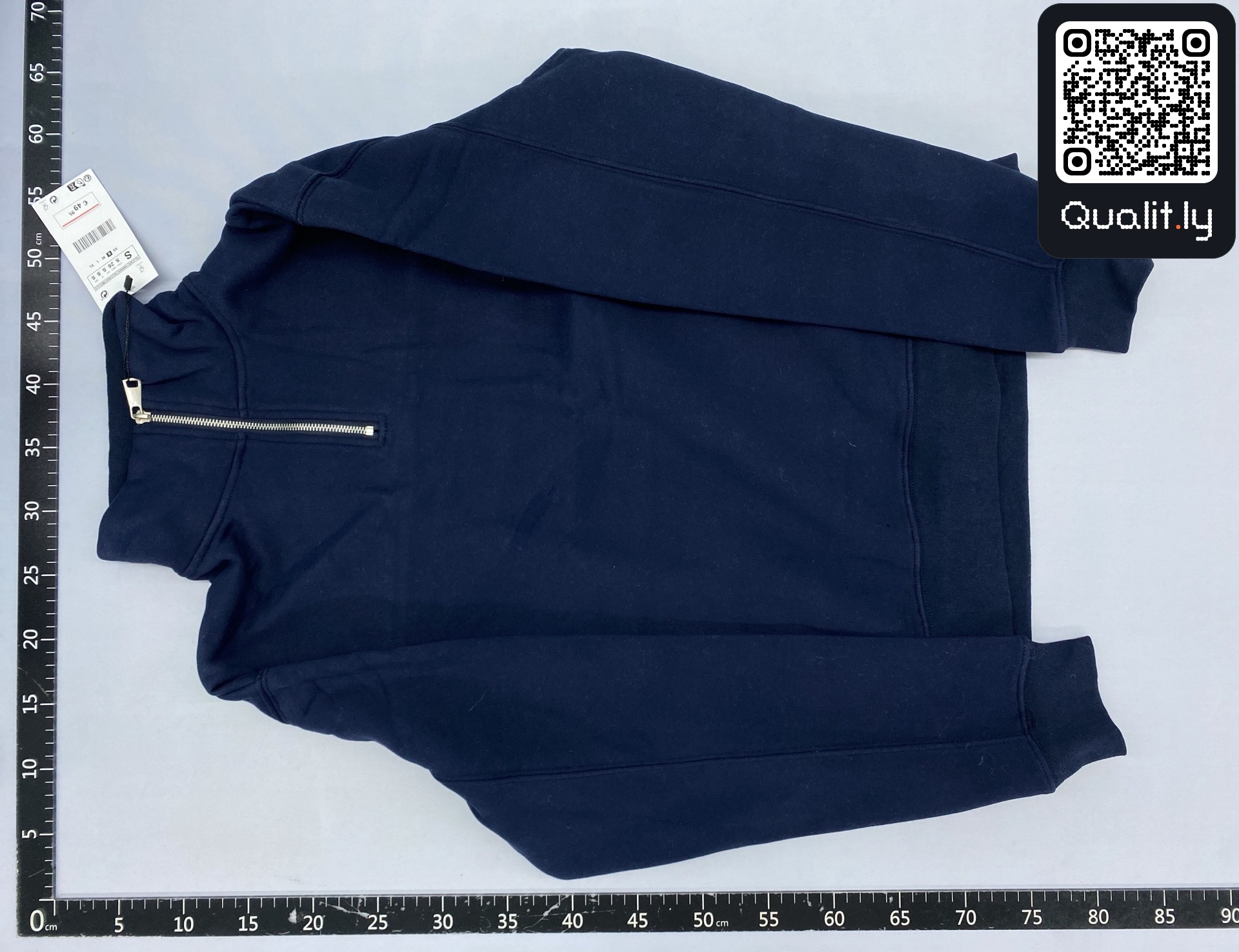 Hoodie QC photo 2 of 18