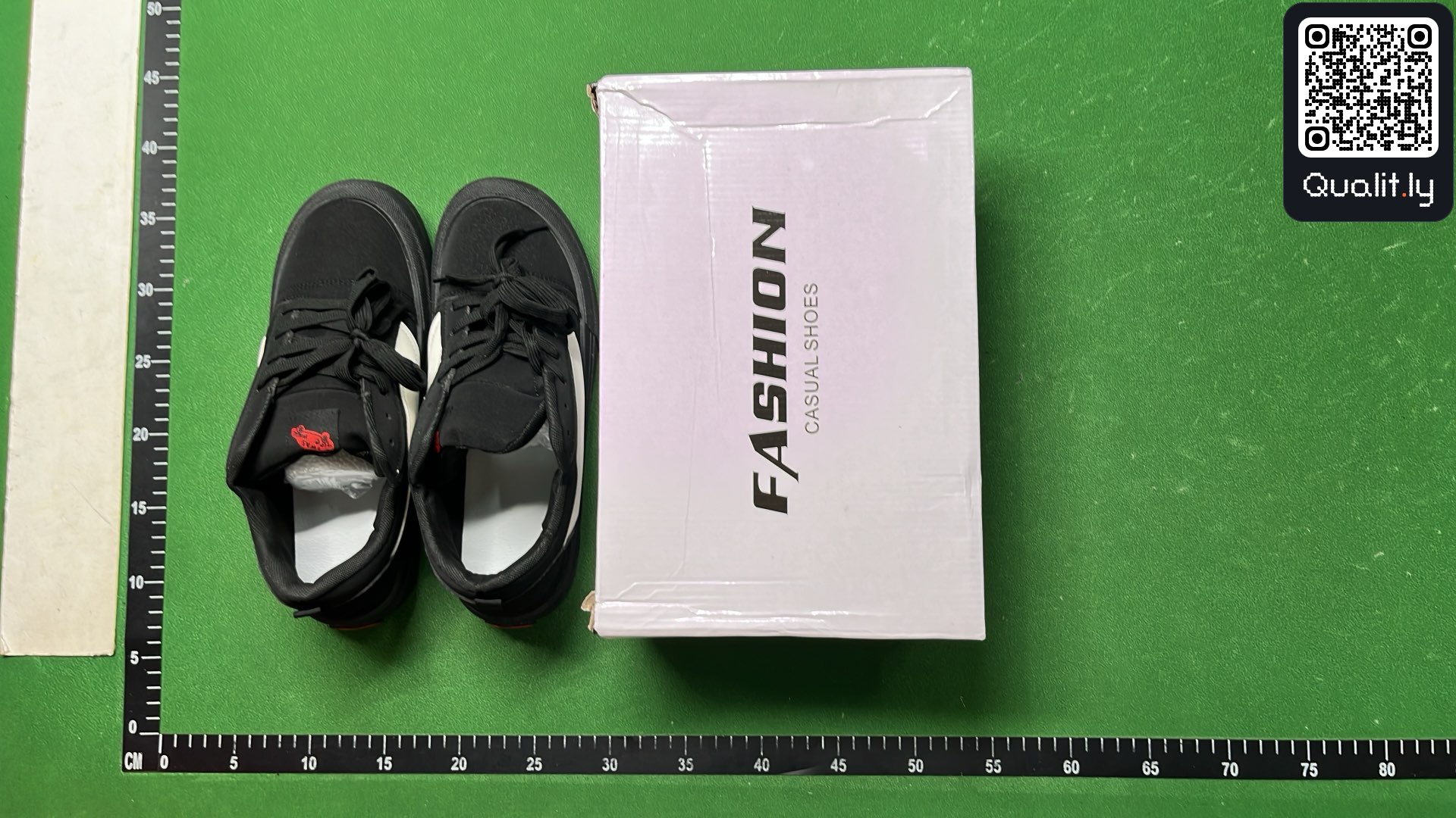 Sneakers — foto QC 1 di 95
