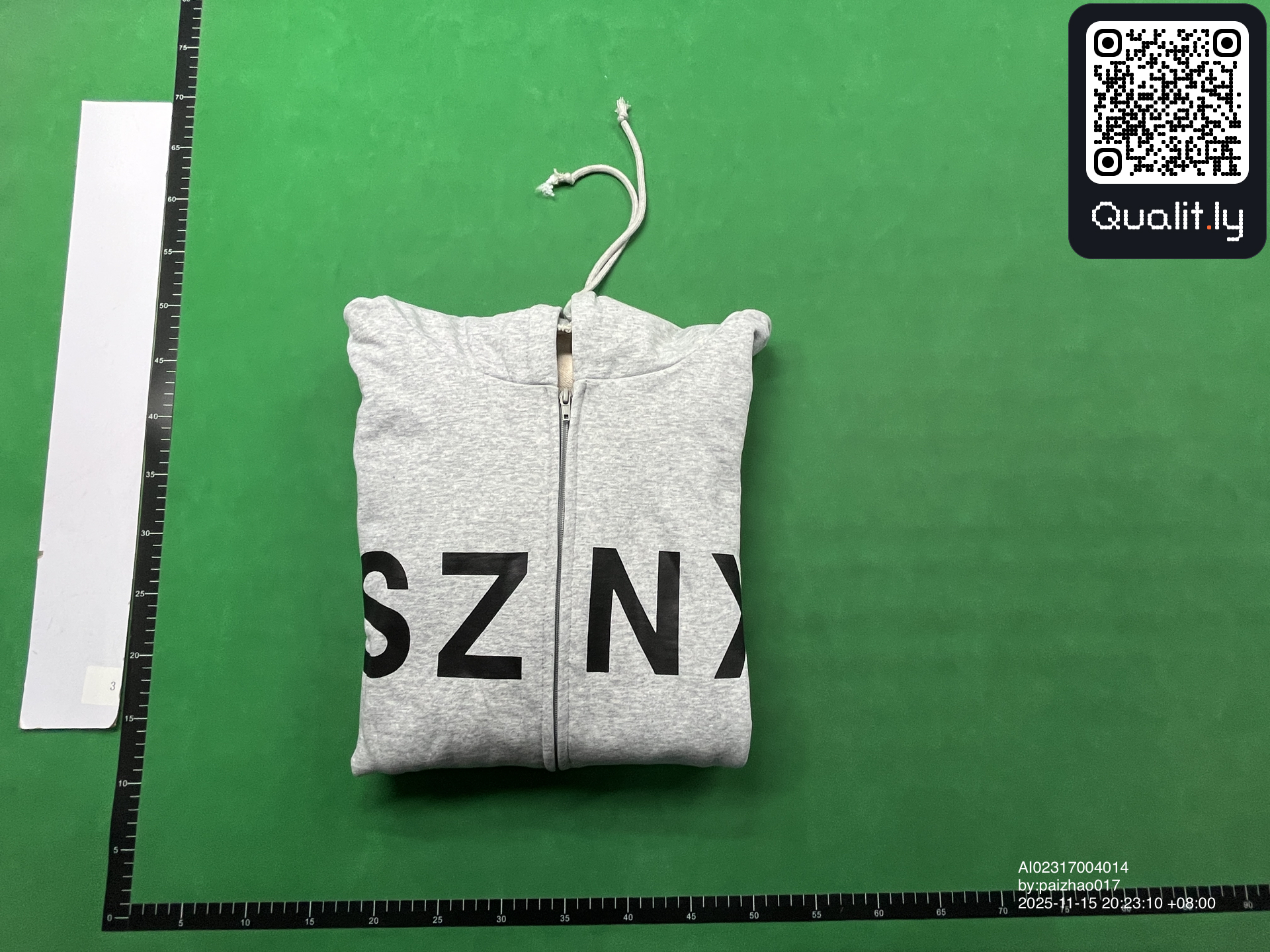 连帽卫衣 QC 照片 1 / 4