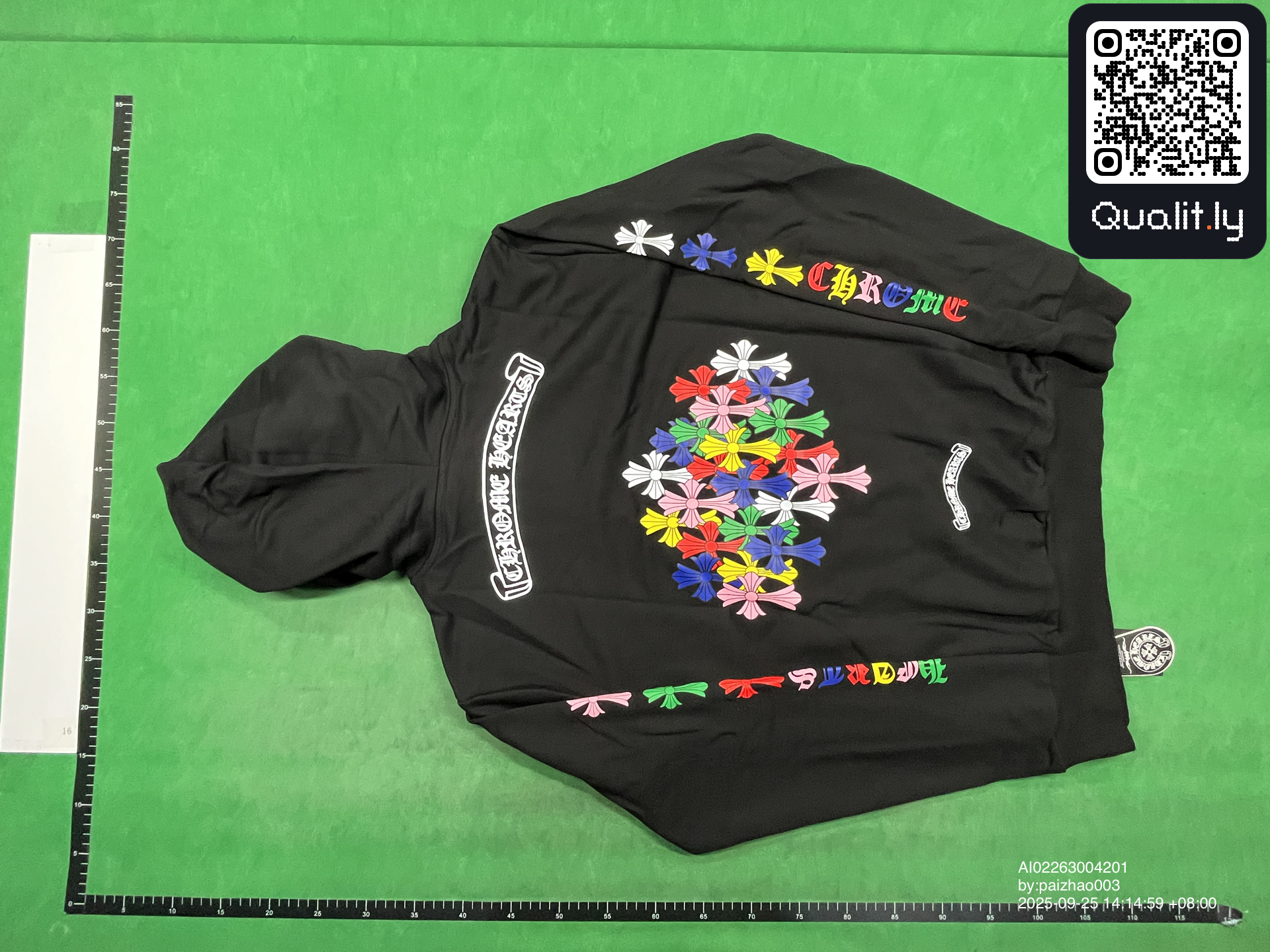 Sweat à capuche — photo QC 2 sur 4