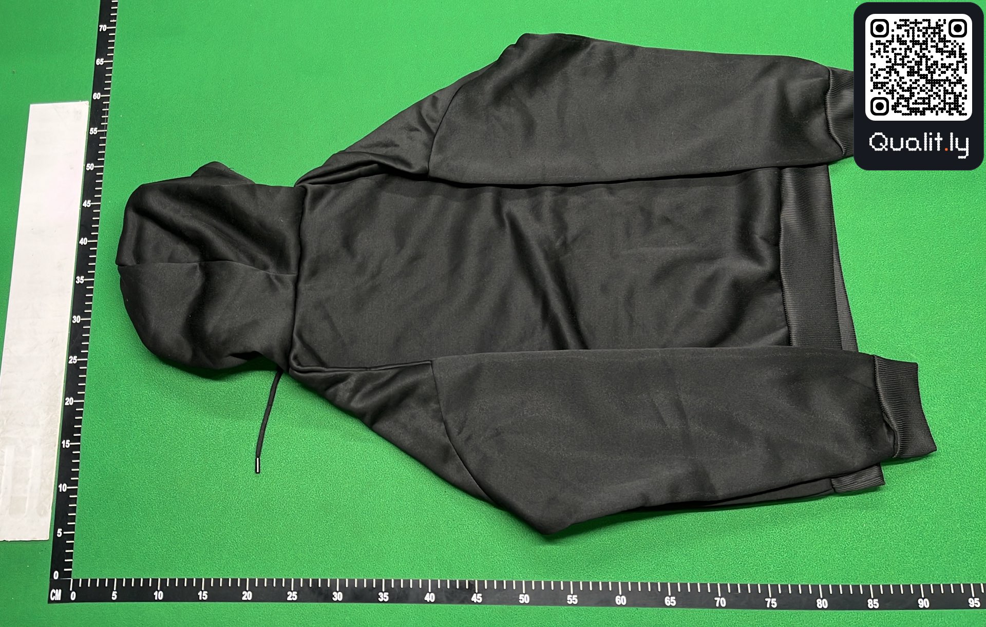 Hoodie QC photo 3 of 4