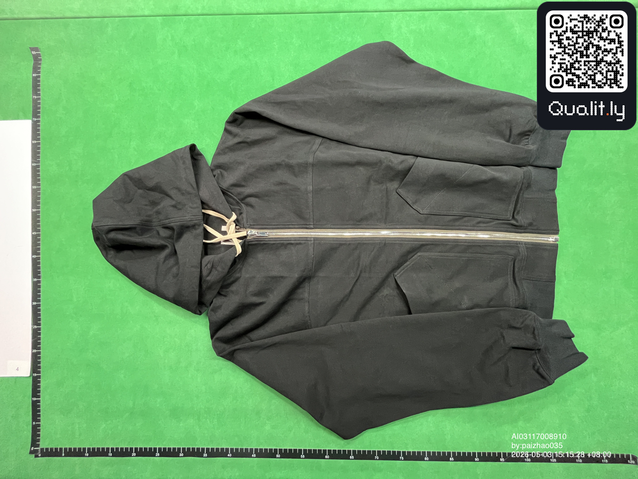 Hoodie — QC-Foto 2 von 38