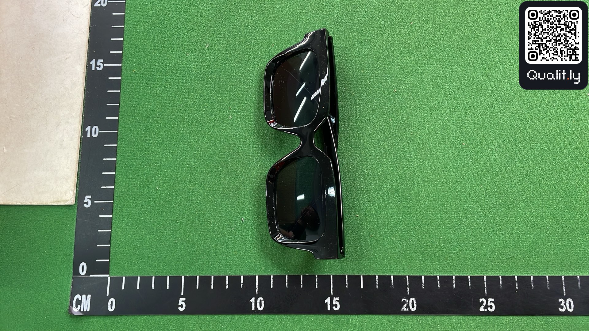 Sunglasses QC photo 1 of 6