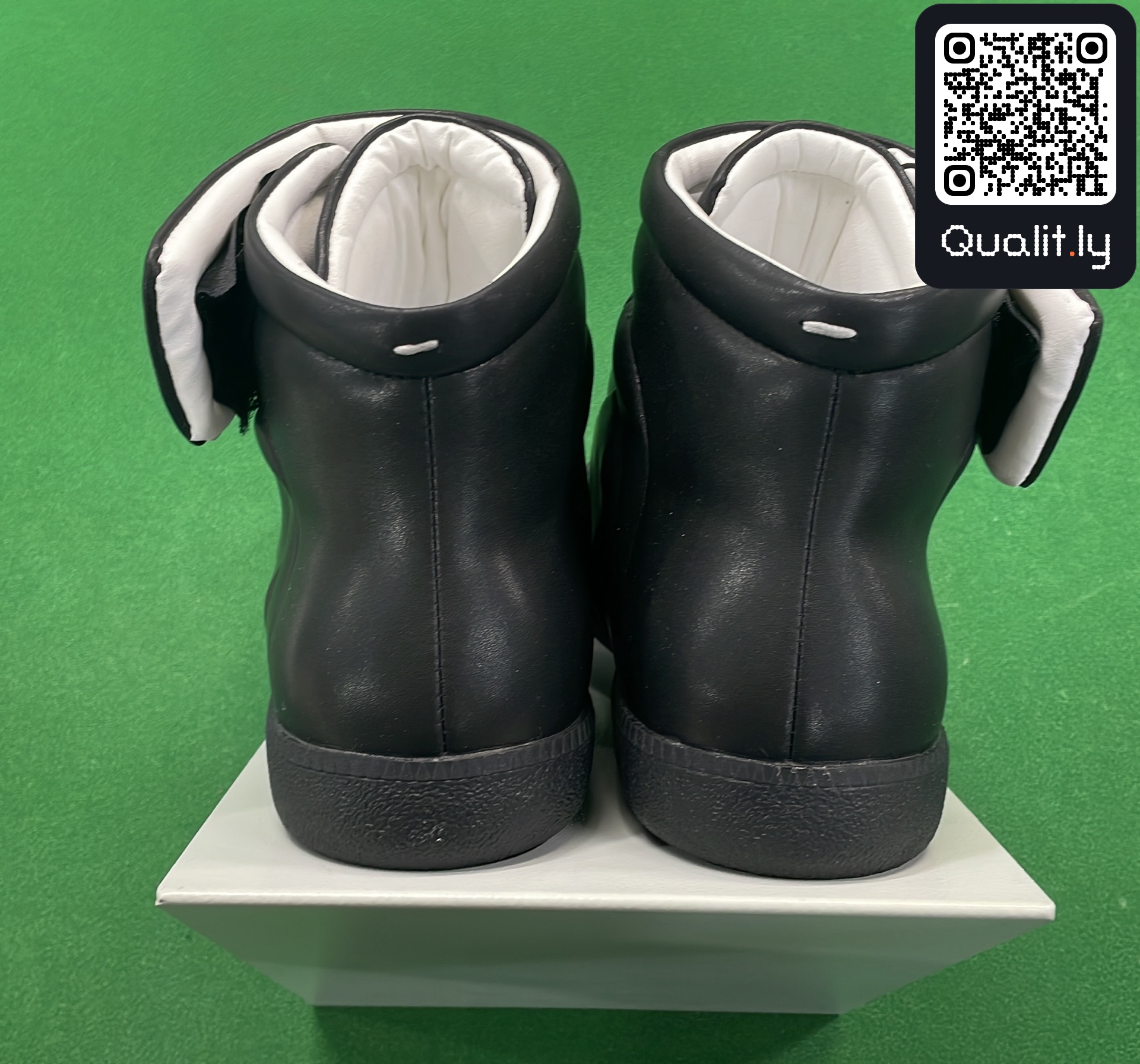 Sneakers — QC-foto 3 van 18