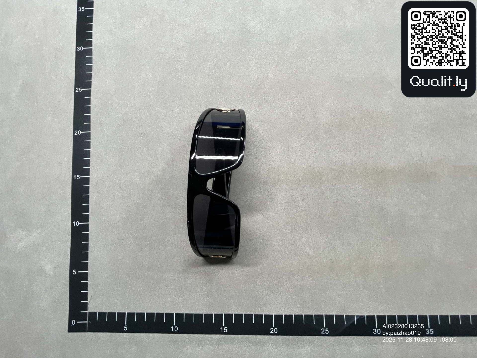 Sonnenbrille — QC-Foto 1 von 3