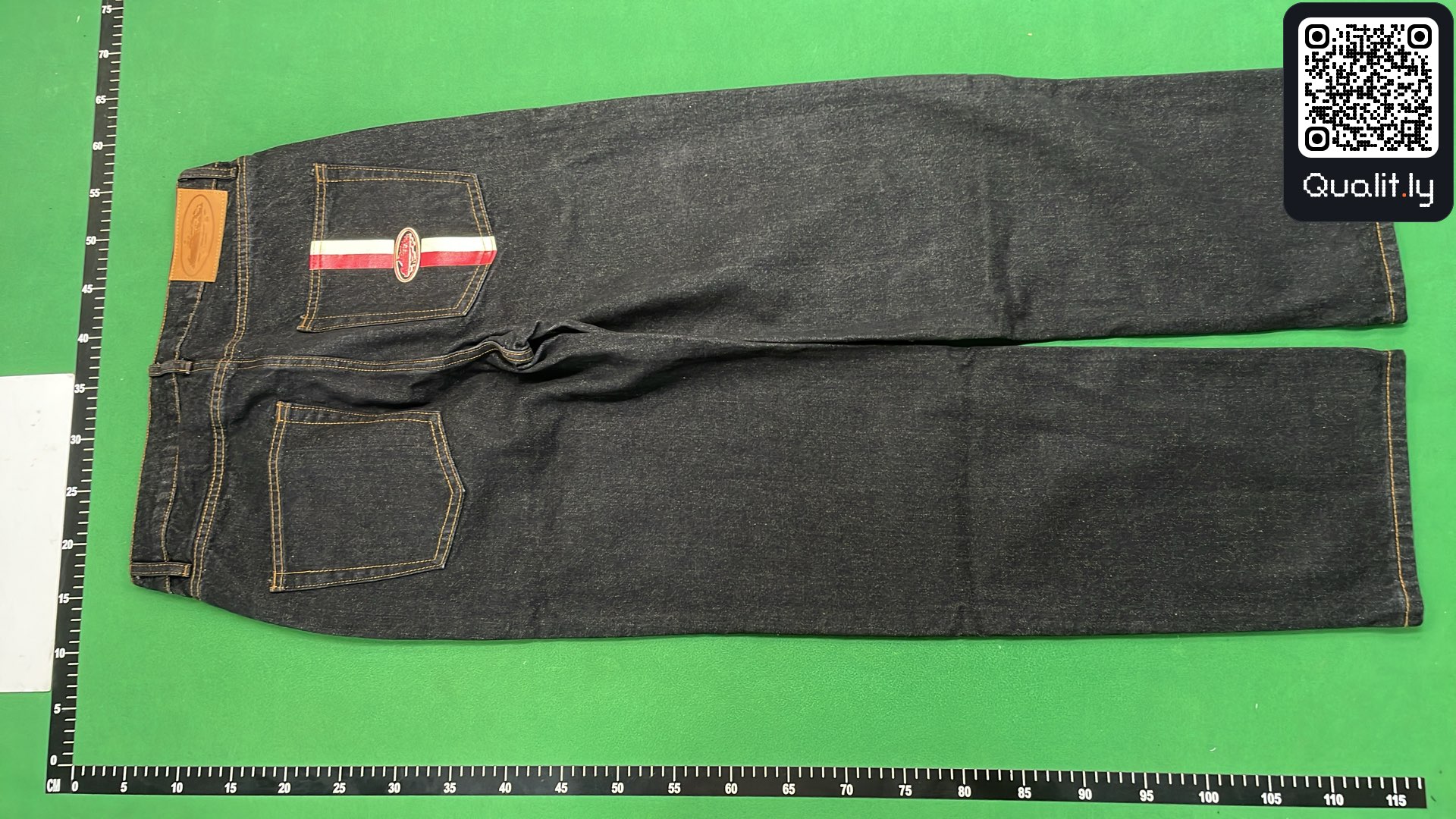 Jeansy — zdjęcie QC 3 z 8