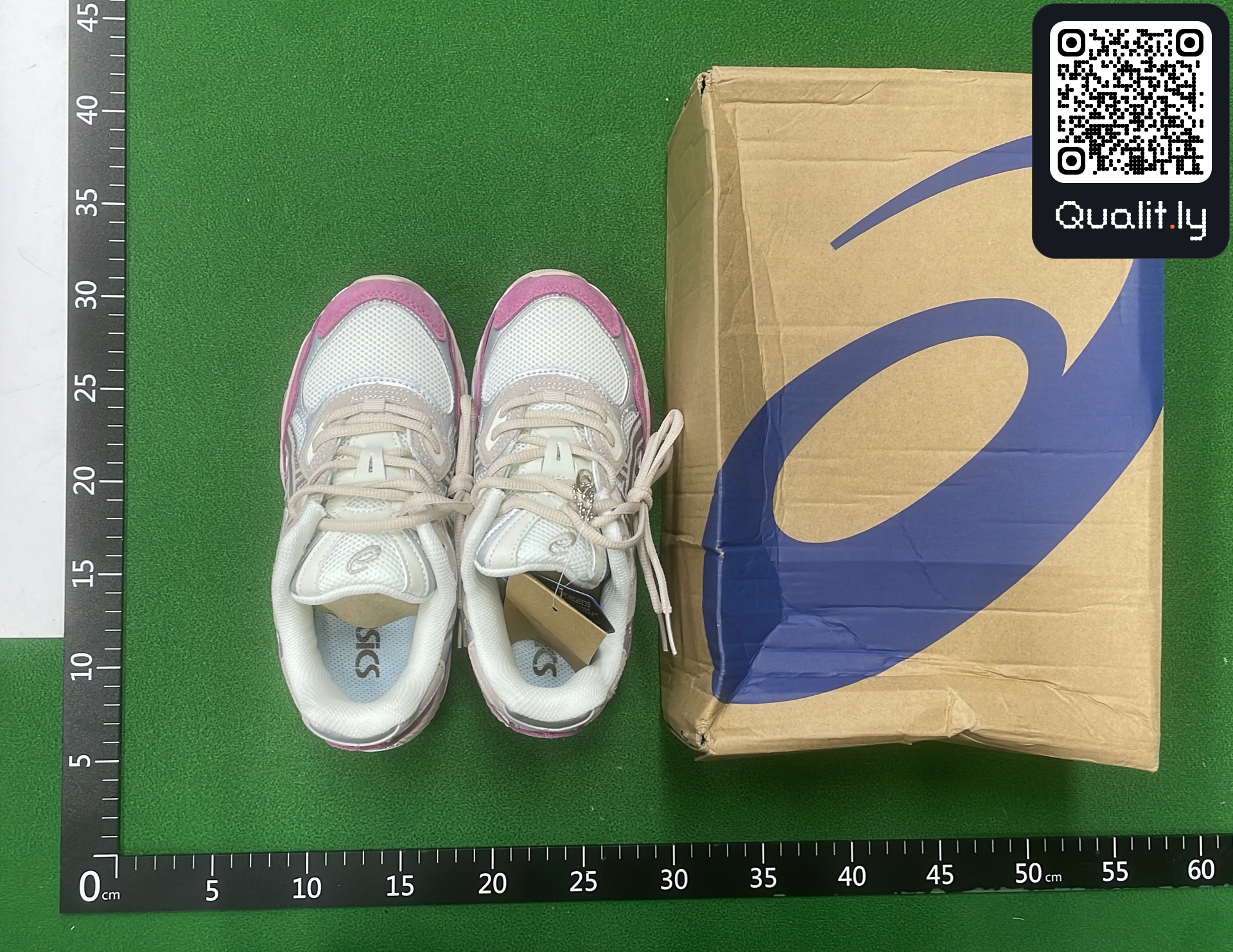 Sneakers — foto QC 1 di 128